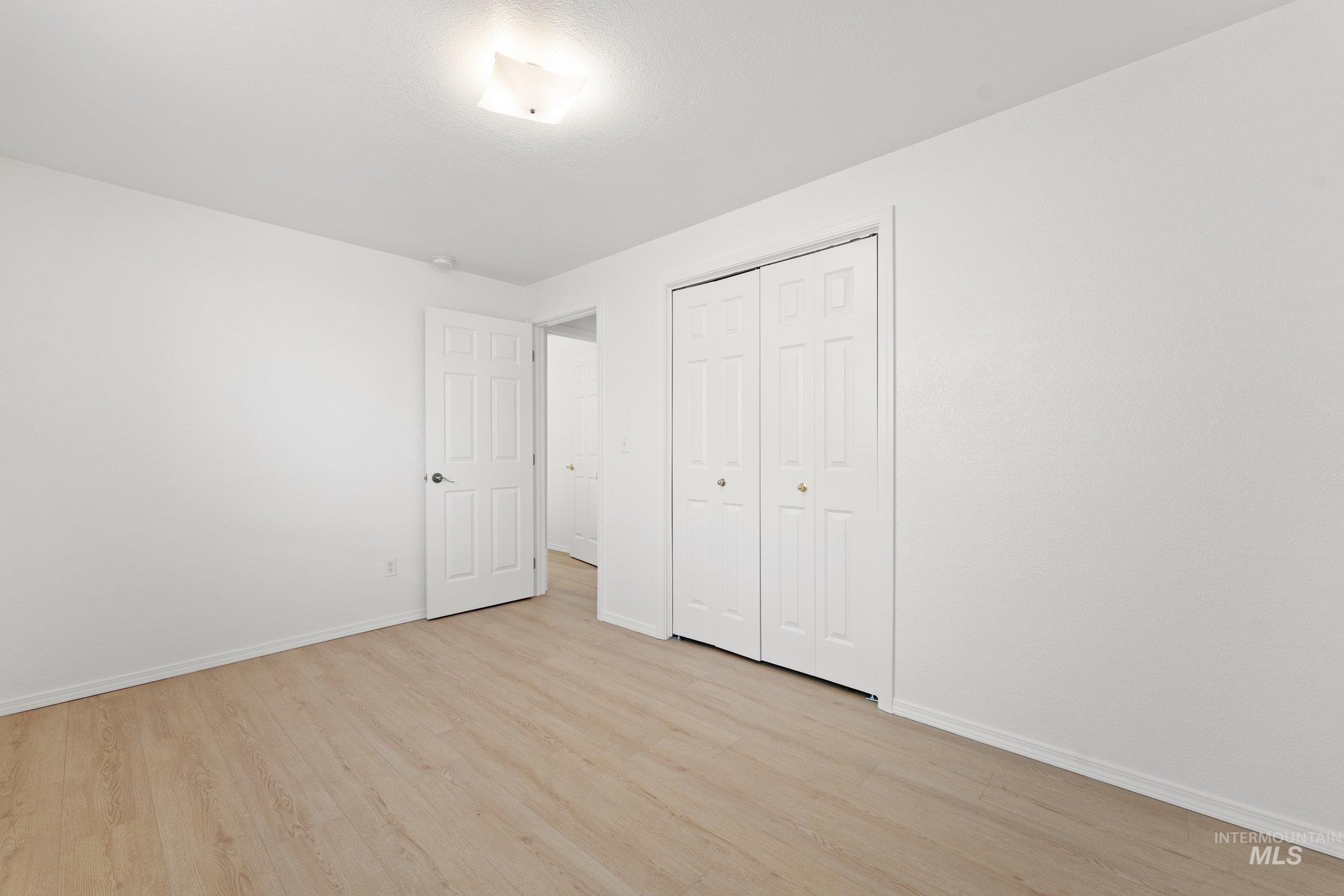 674 W Gallaher St., Boise, Idaho 83706, 2 Bedrooms, 1 Bathroom, Residential Income For Sale, Price $570,000,MLS 98977715