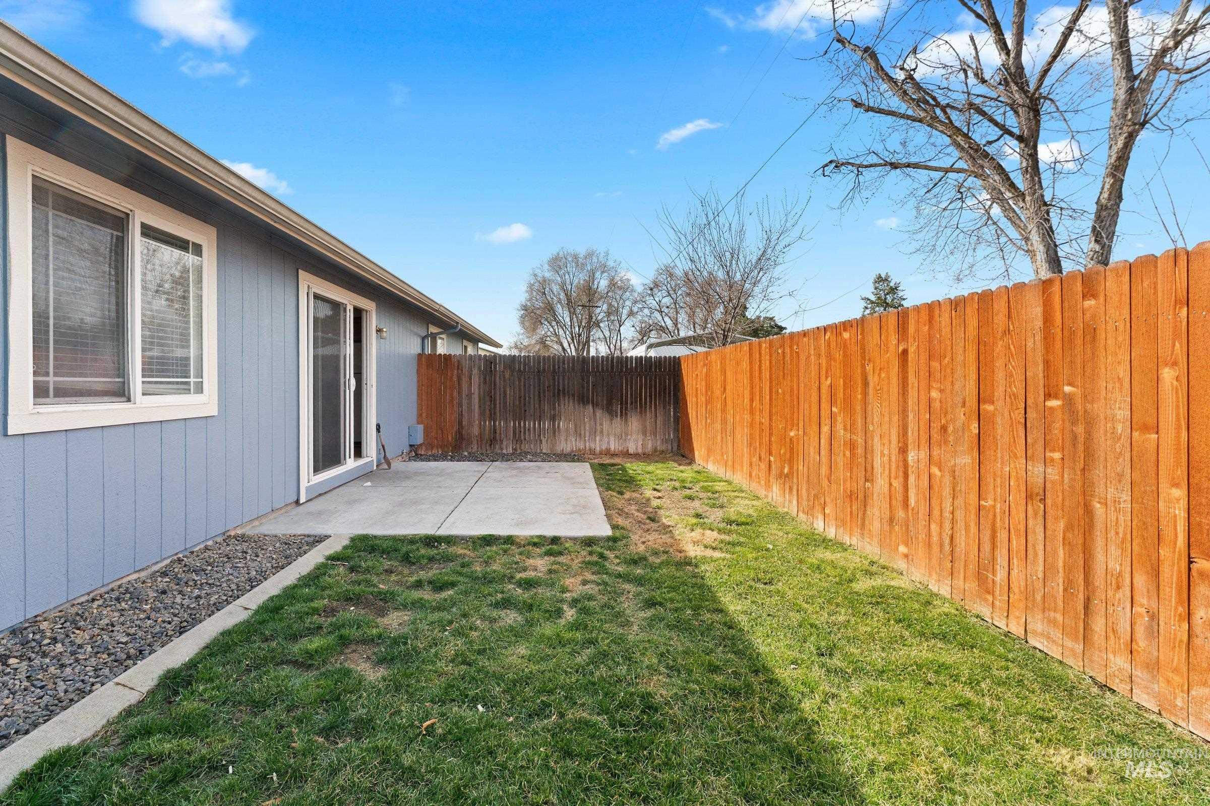 674 W Gallaher St., Boise, Idaho 83706, 2 Bedrooms, 1 Bathroom, Residential Income For Sale, Price $570,000,MLS 98977715