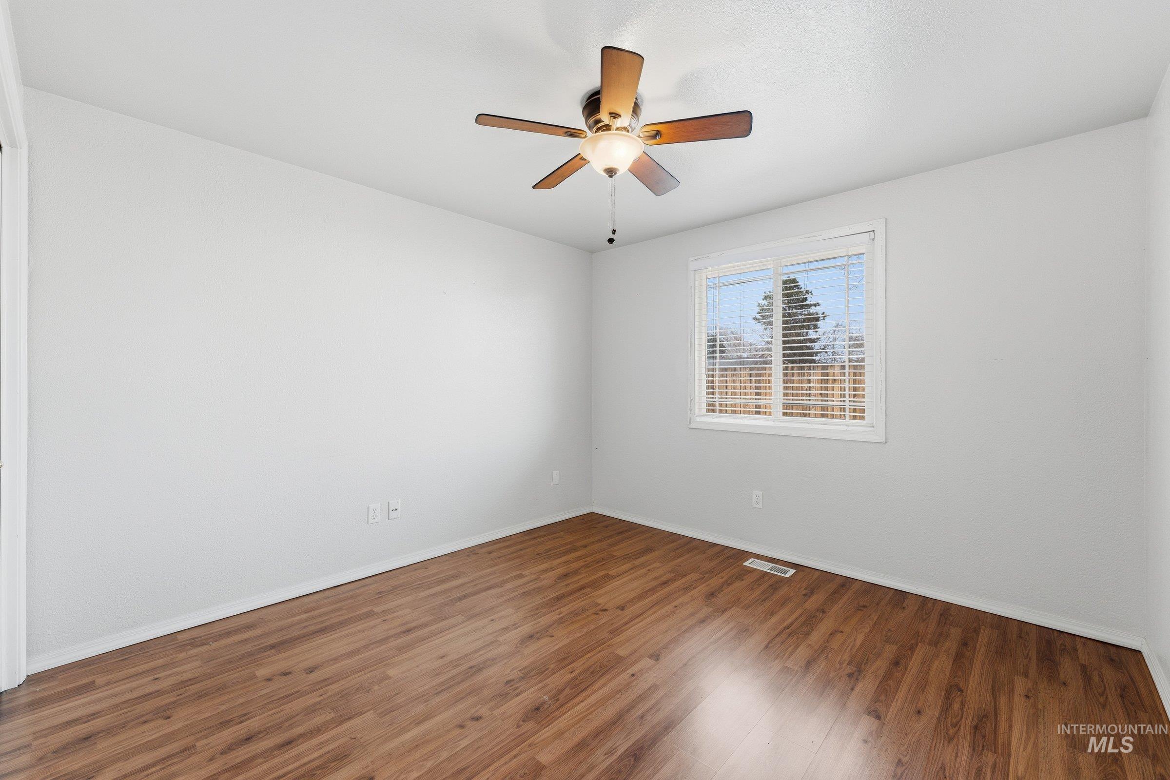 674 W Gallaher St., Boise, Idaho 83706, 2 Bedrooms, 1 Bathroom, Residential Income For Sale, Price $570,000,MLS 98977715