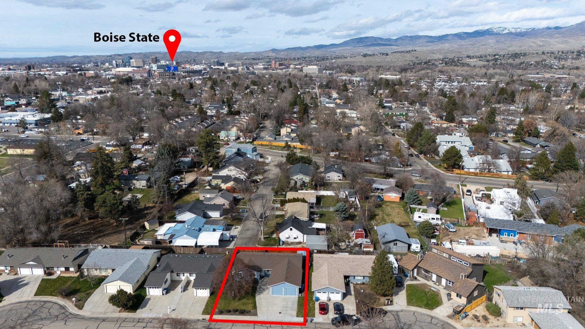 674 W Gallaher St., Boise, Idaho 83706, 2 Bedrooms, 1 Bathroom, Residential Income For Sale, Price $570,000,MLS 98977715