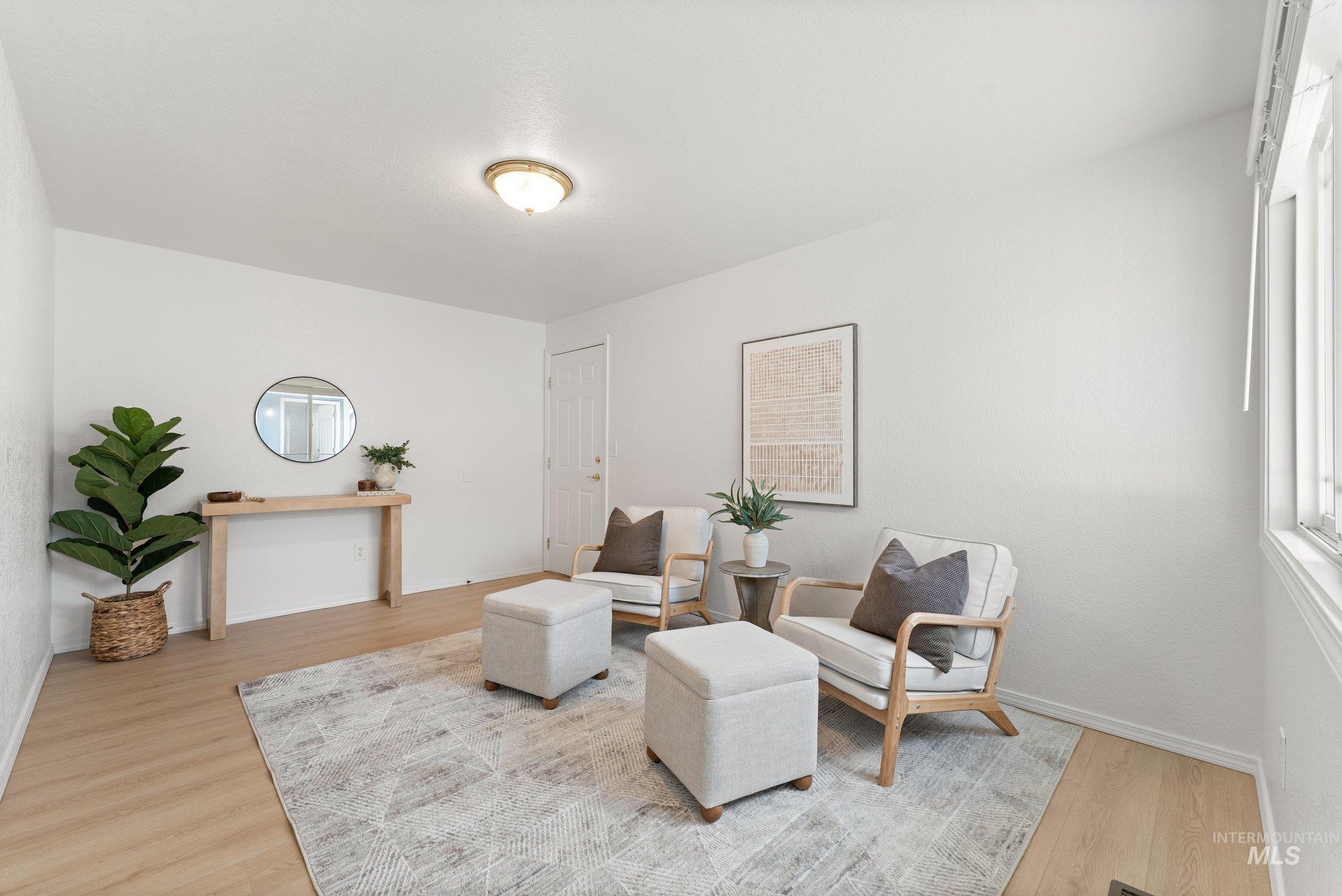 674 W Gallaher St., Boise, Idaho 83706, 2 Bedrooms, 1 Bathroom, Residential Income For Sale, Price $570,000,MLS 98977715