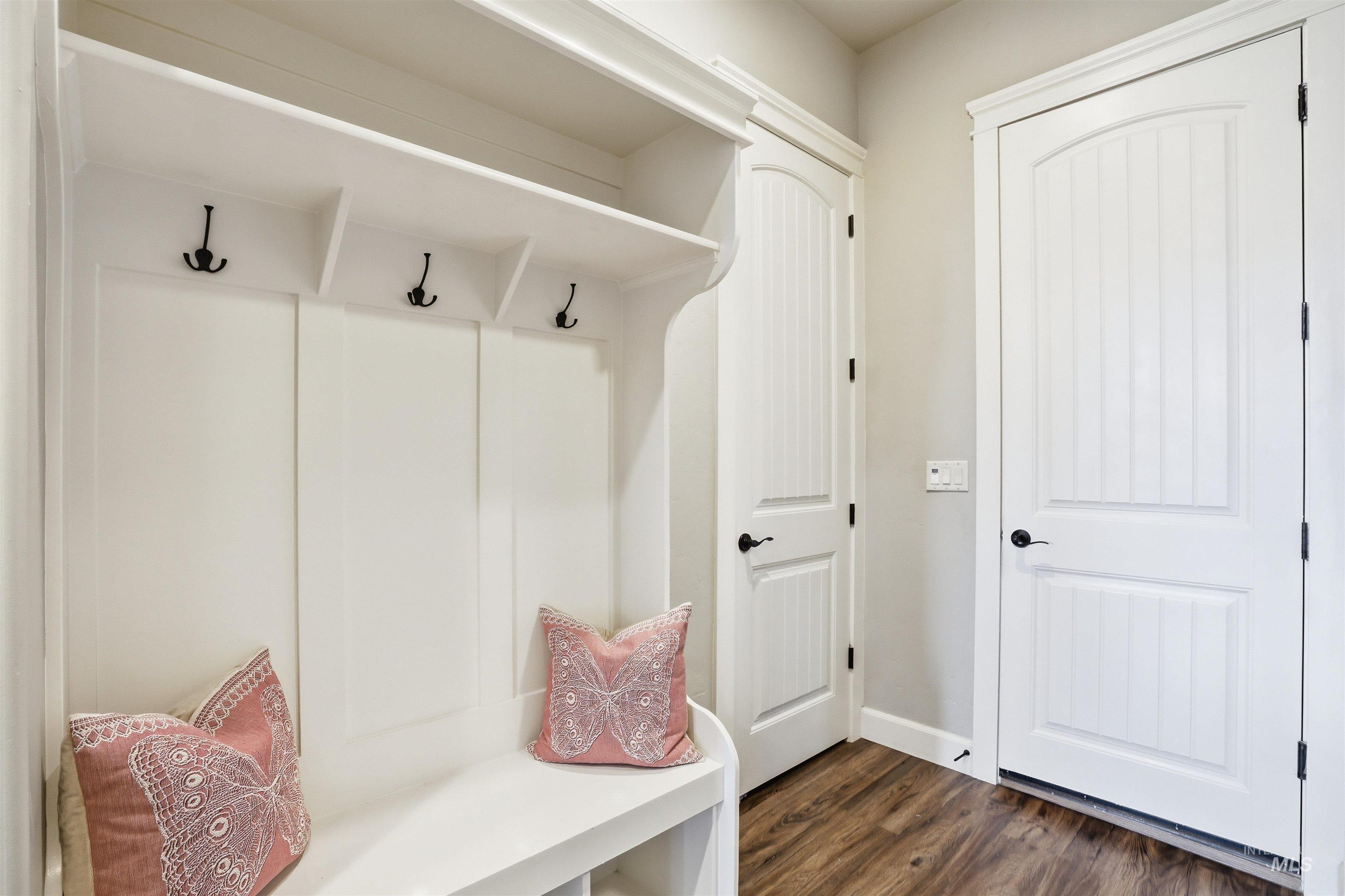 6251 W Nordic Dr, Eagle, Idaho 83616, 5 Bedrooms, 3.5 Bathrooms, Residential For Sale, Price $899,900, 98977718