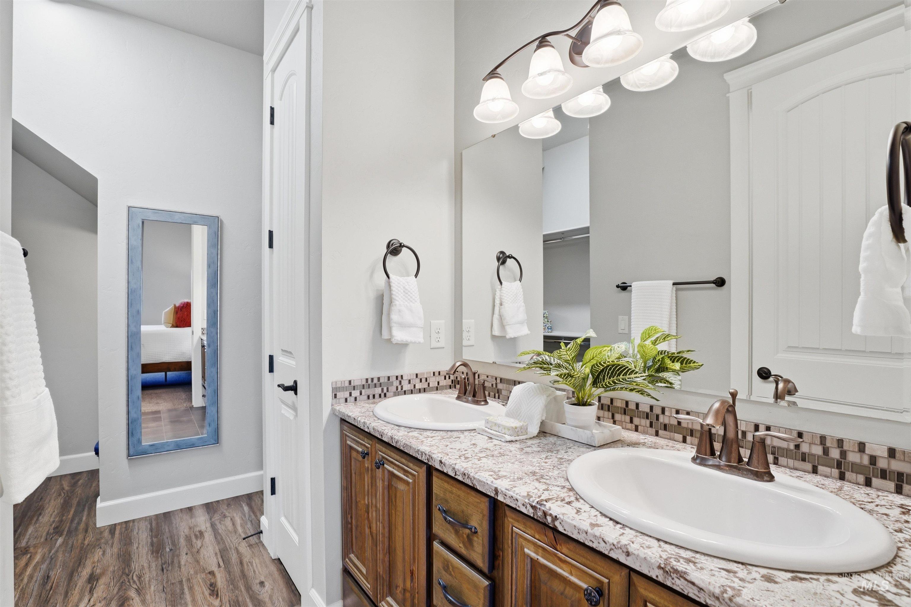 6251 W Nordic Dr, Eagle, Idaho 83616, 5 Bedrooms, 3.5 Bathrooms, Residential For Sale, Price $899,900, 98977718