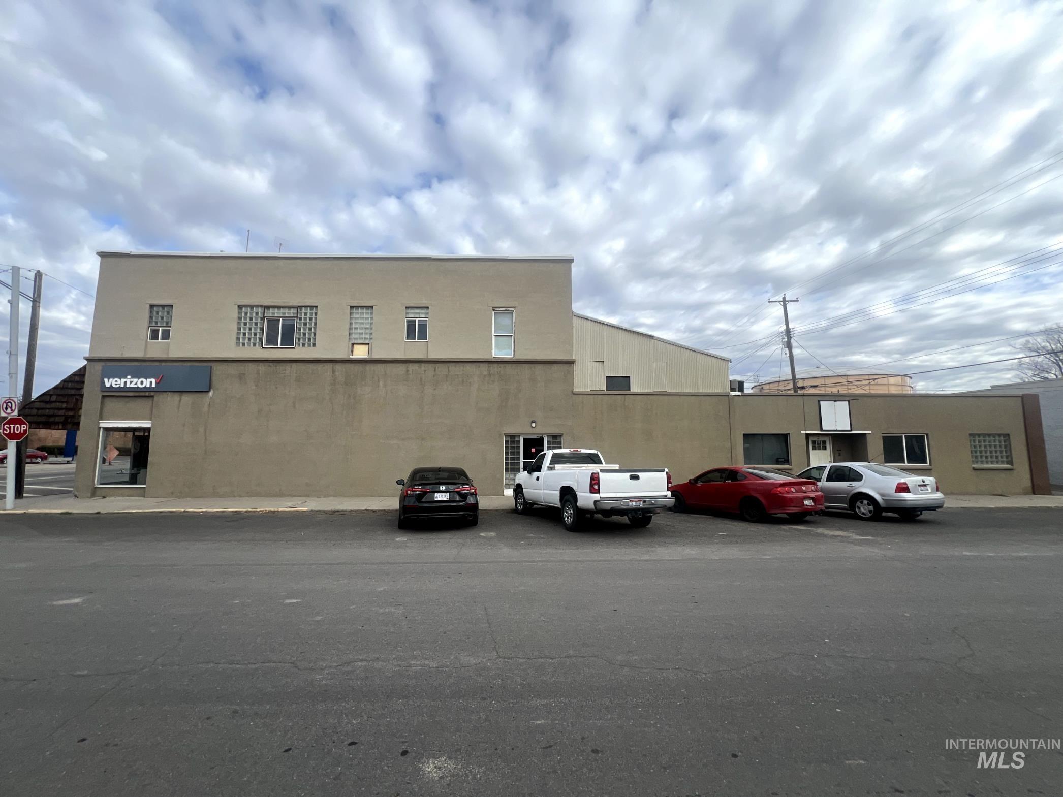 442/446 Main Street, Gooding, Idaho 83330, 3 Bedrooms, 2 Bathrooms, Residential Income For Sale, Price $899,900,MLS 98977720