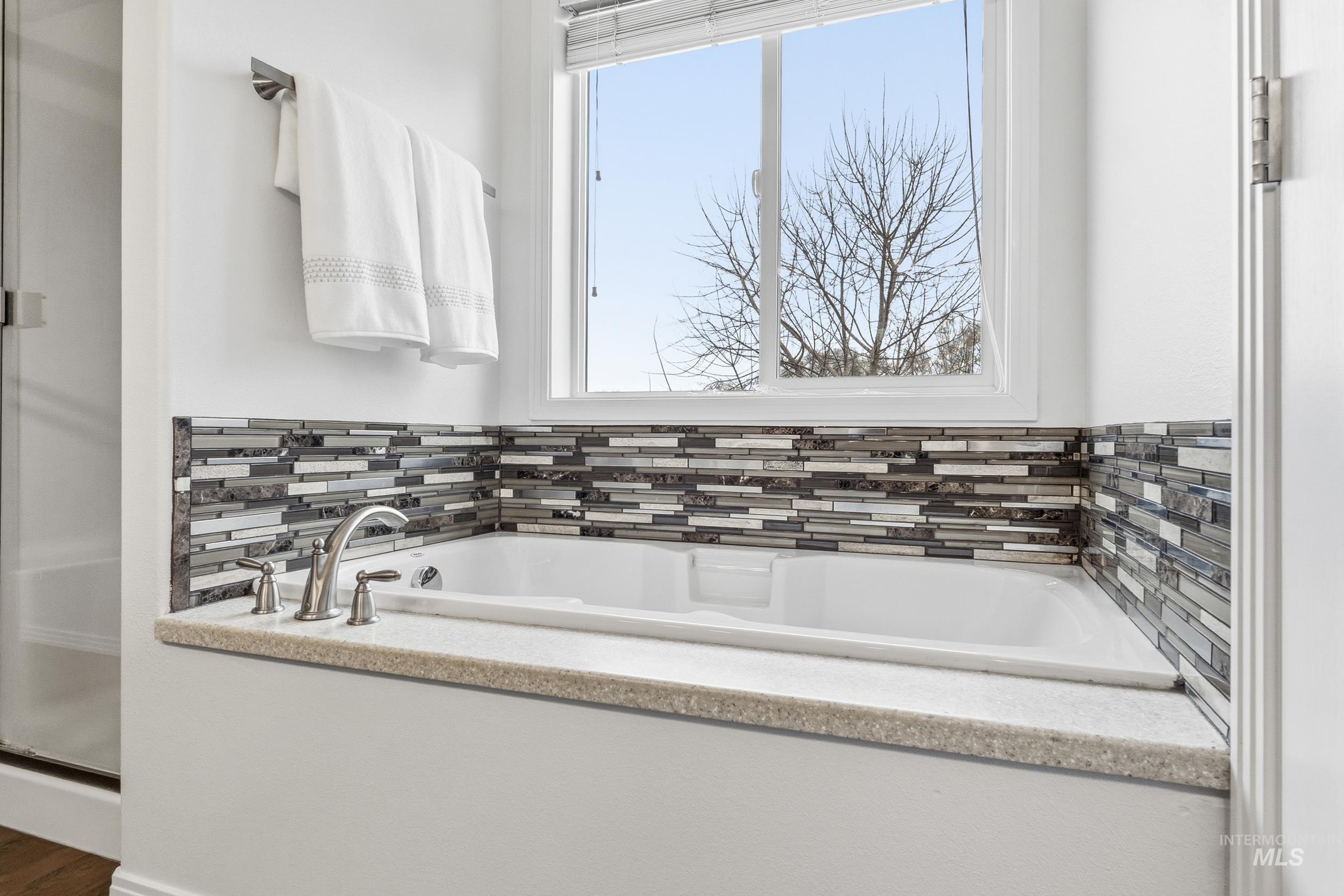 617 W Alderwood Lane, Nampa, Idaho 83651, 3 Bedrooms, 2.5 Bathrooms, Residential For Sale, Price $424,900, 98977722