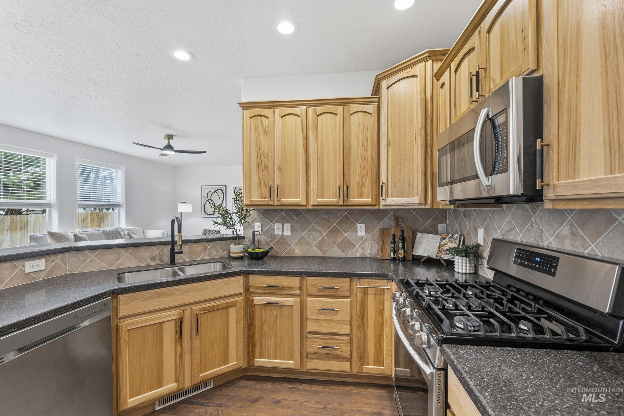 617 W Alderwood Lane, Nampa, Idaho 83651, 3 Bedrooms, 2.5 Bathrooms, Residential For Sale, Price $424,900, 98977722