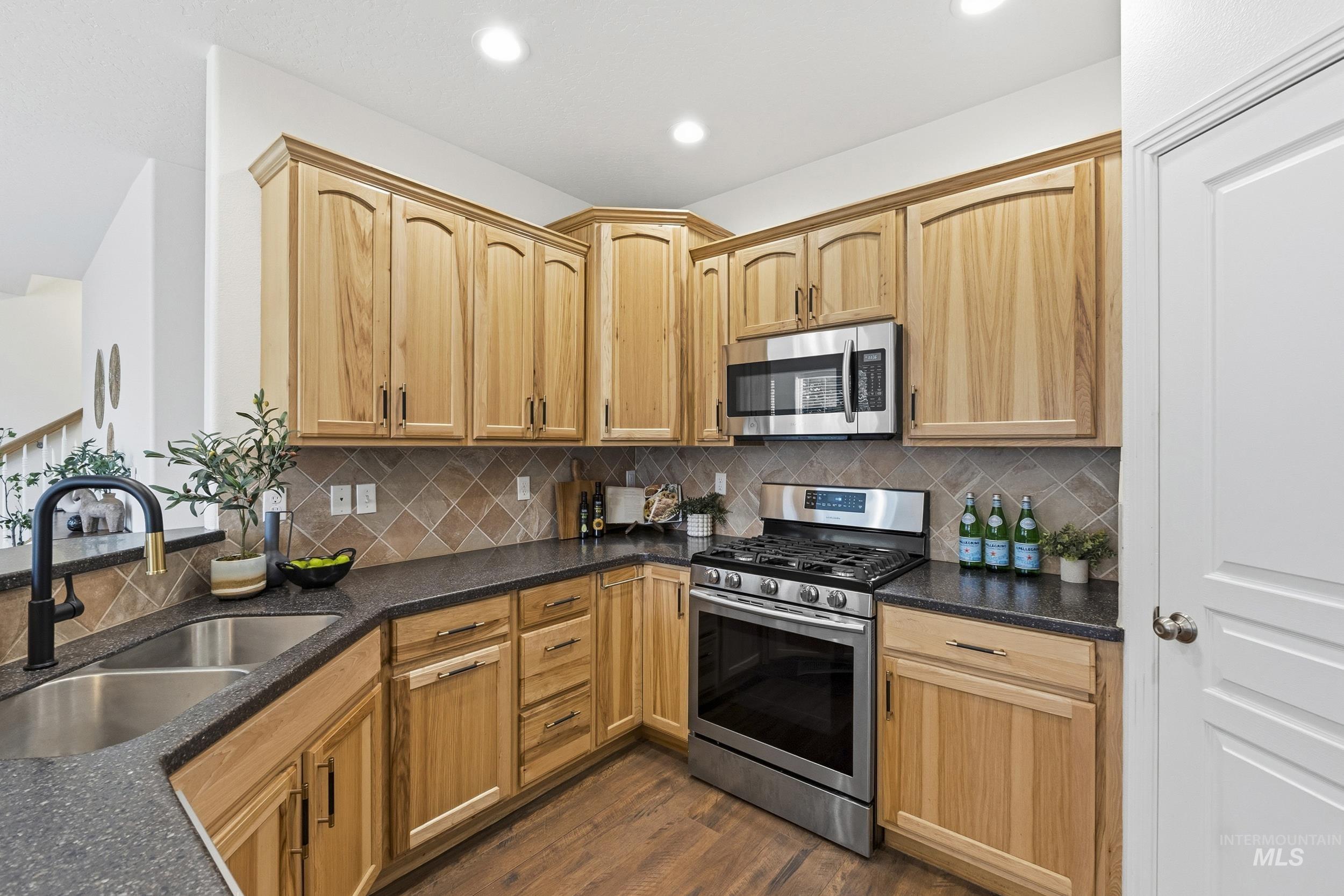 617 W Alderwood Lane, Nampa, Idaho 83651, 3 Bedrooms, 2.5 Bathrooms, Residential For Sale, Price $424,900, 98977722