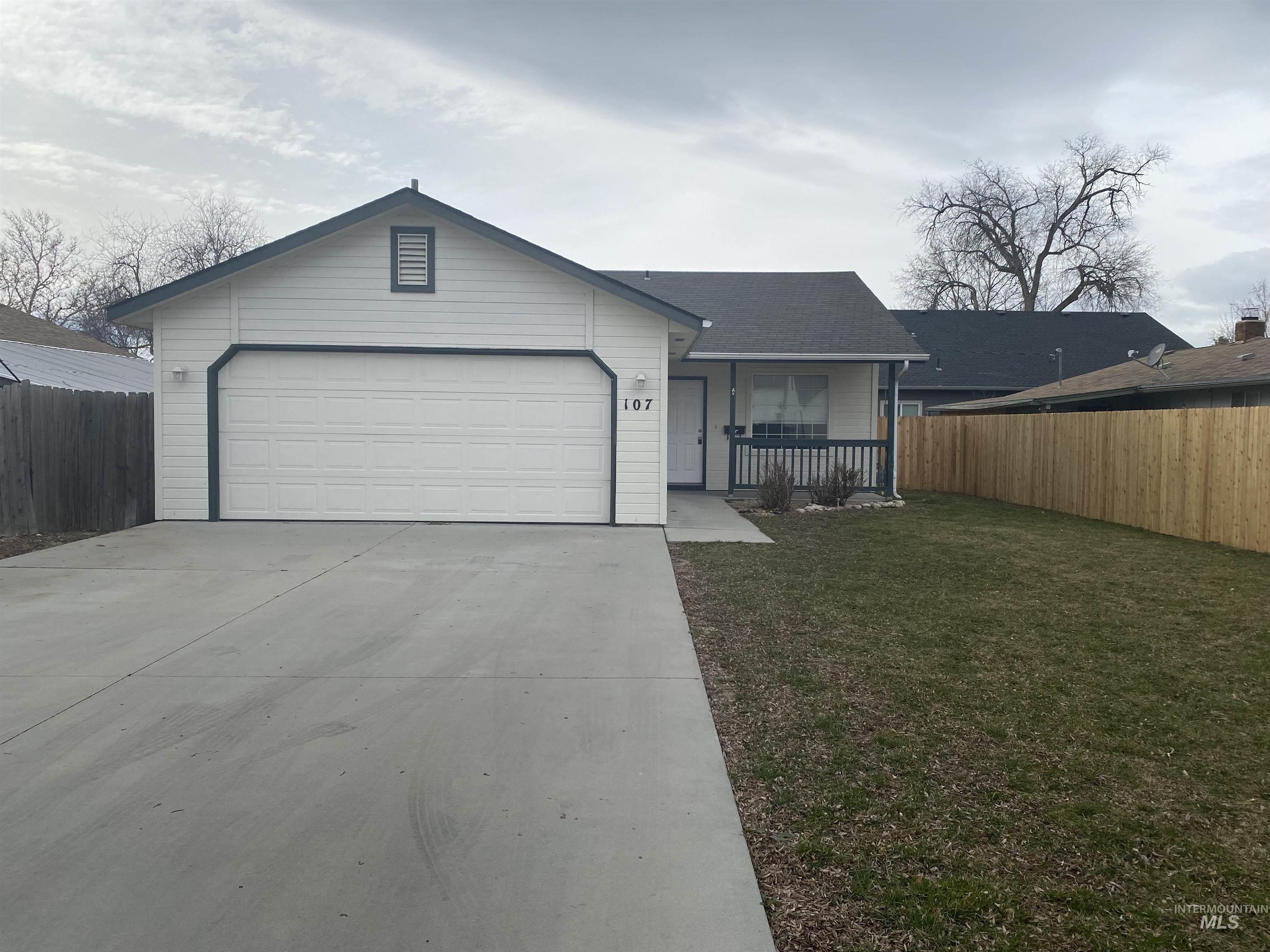 107 S Banner Street, Nampa, Idaho 83686, 2 Bedrooms, 2 Bathrooms, Residential For Sale, Price $319,900,MLS 98977724