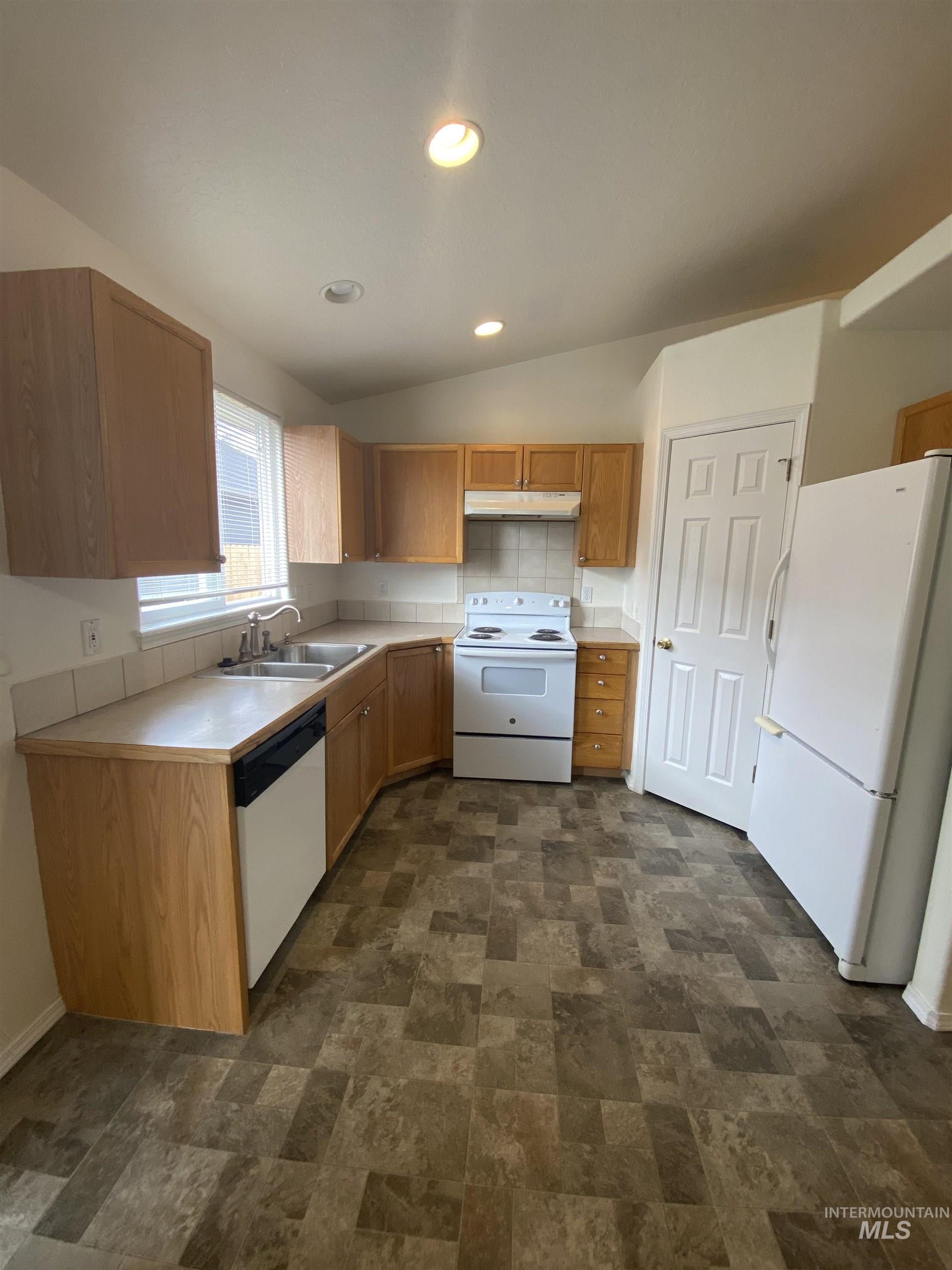 107 S Banner Street, Nampa, Idaho 83686, 2 Bedrooms, 2 Bathrooms, Residential For Sale, Price $319,900,MLS 98977724