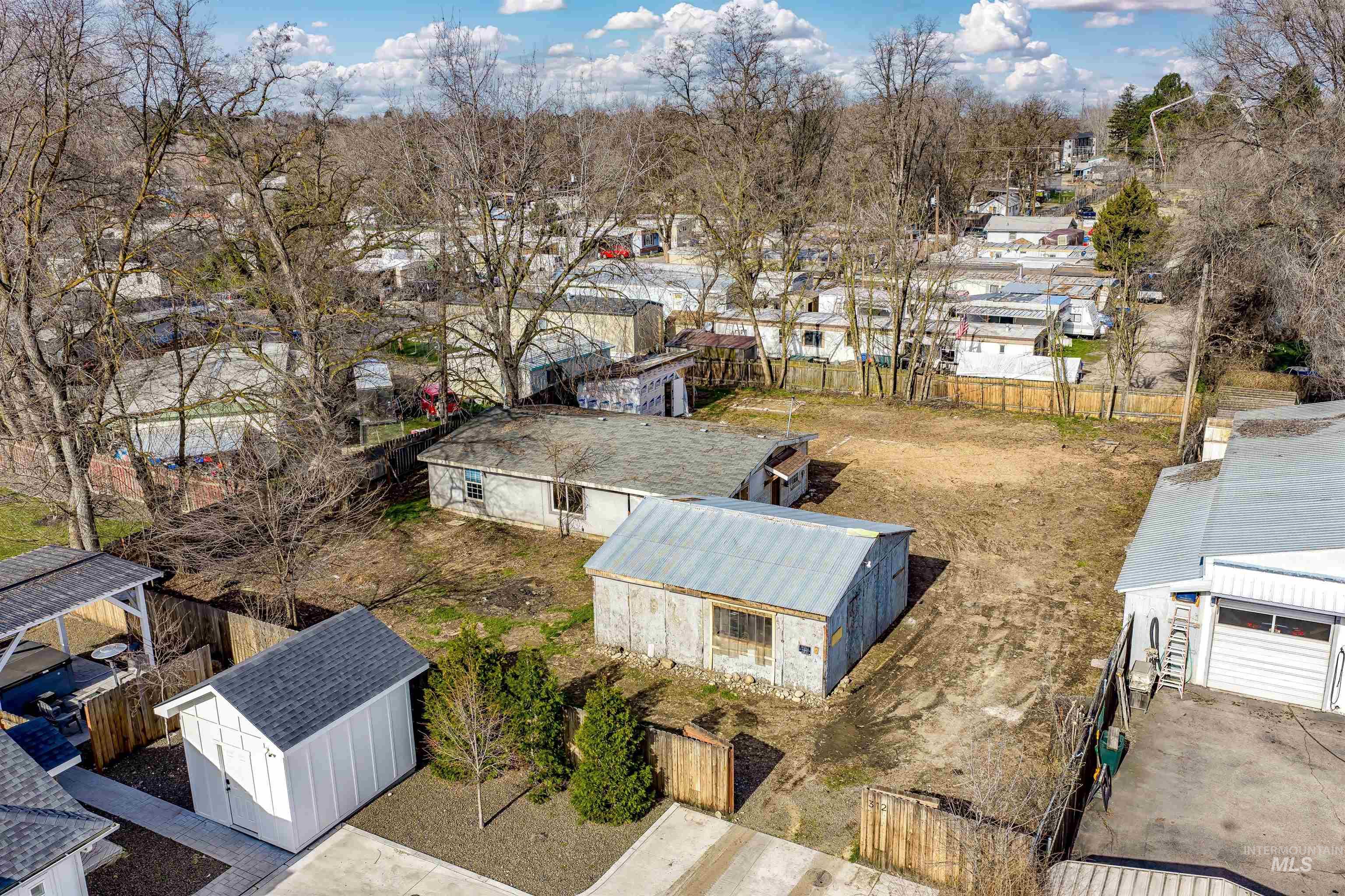 312 E 44th Street, Garden City, Idaho 83714, 3 Bedrooms, 1 Bathroom, Residential For Sale, Price $299,000, 98977725