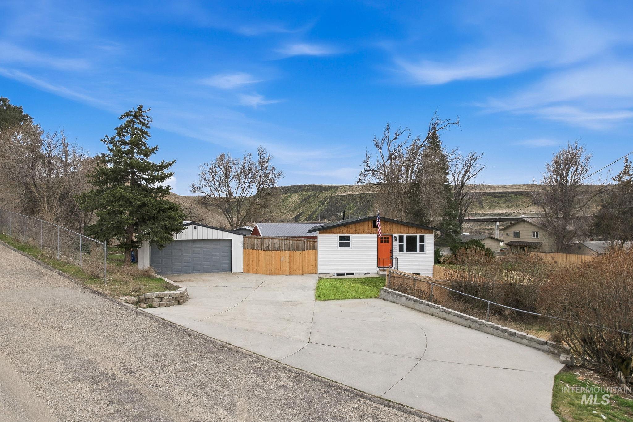 6123 S Brian Way, Boise, Idaho 83716, 4 Bedrooms, 2 Bathrooms, Residential For Sale, Price $539,990, 98977726