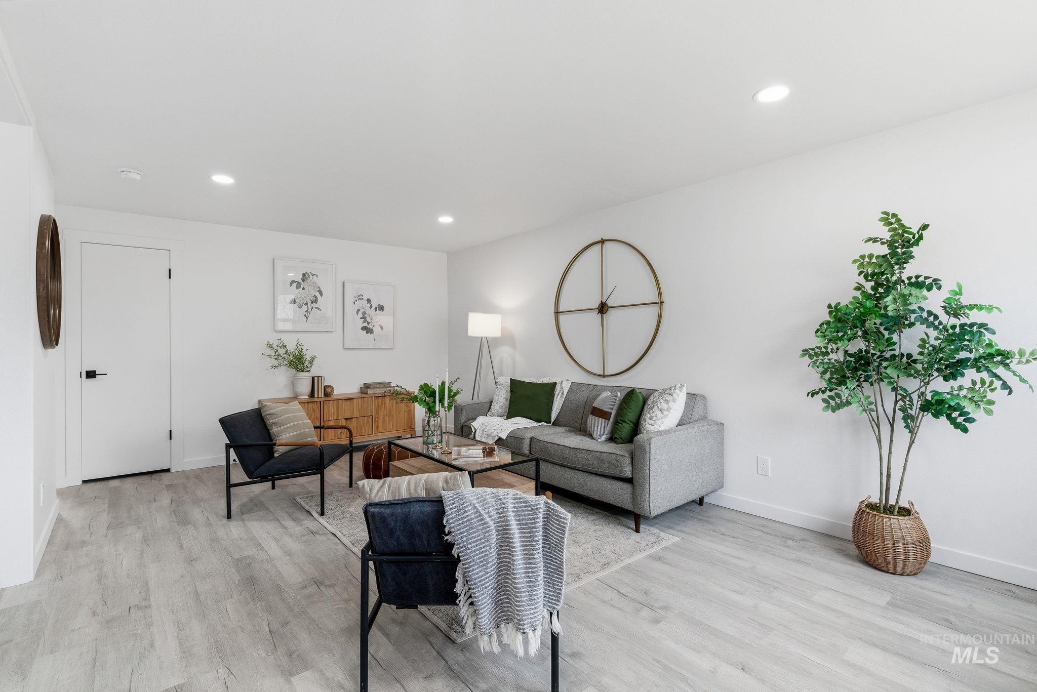 6123 S Brian Way, Boise, Idaho 83716, 4 Bedrooms, 2 Bathrooms, Residential For Sale, Price $539,990, 98977726