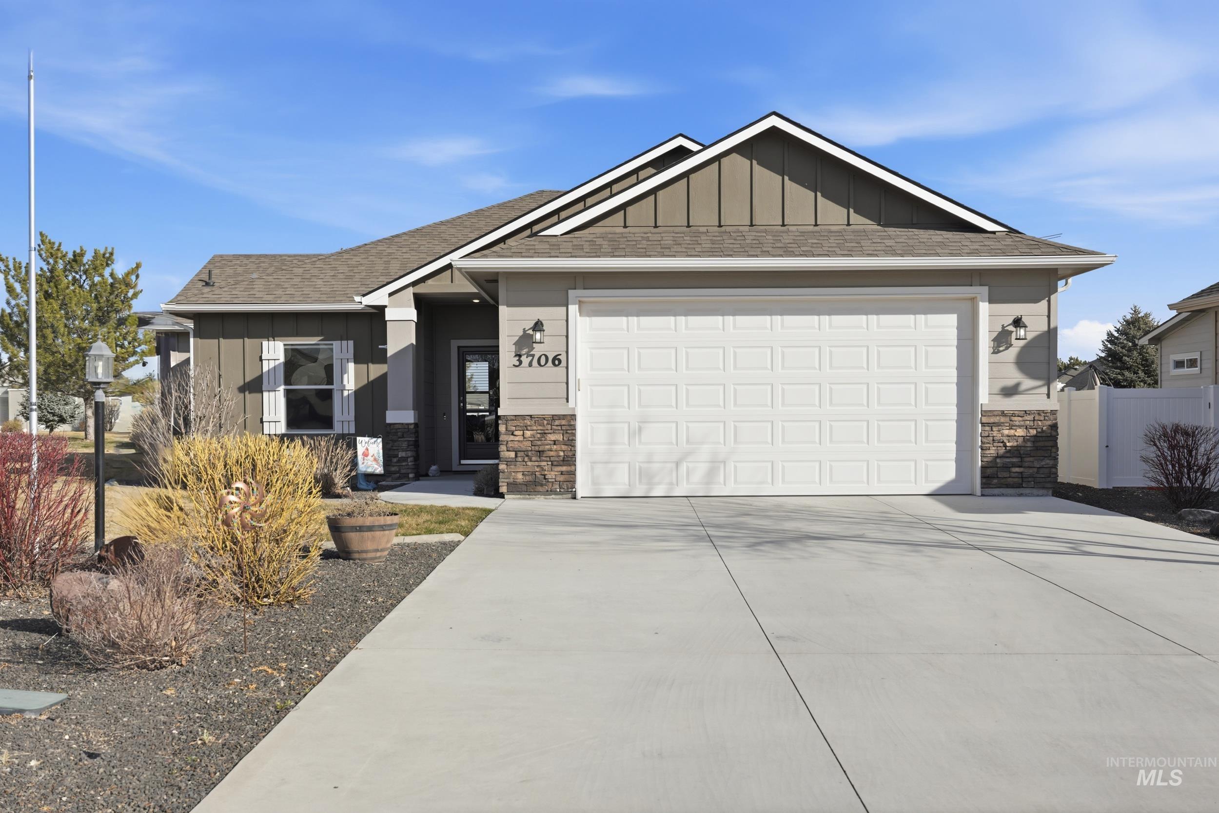 3706 S. Greenbrier, Nampa, Idaho 83686, 3 Bedrooms, 2 Bathrooms, Residential For Sale, Price $425,000, 98977729