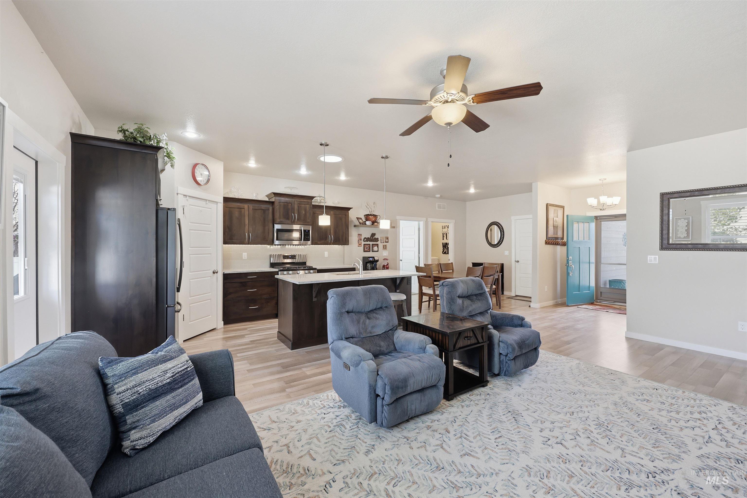 3706 S. Greenbrier, Nampa, Idaho 83686, 3 Bedrooms, 2 Bathrooms, Residential For Sale, Price $425,000, 98977729