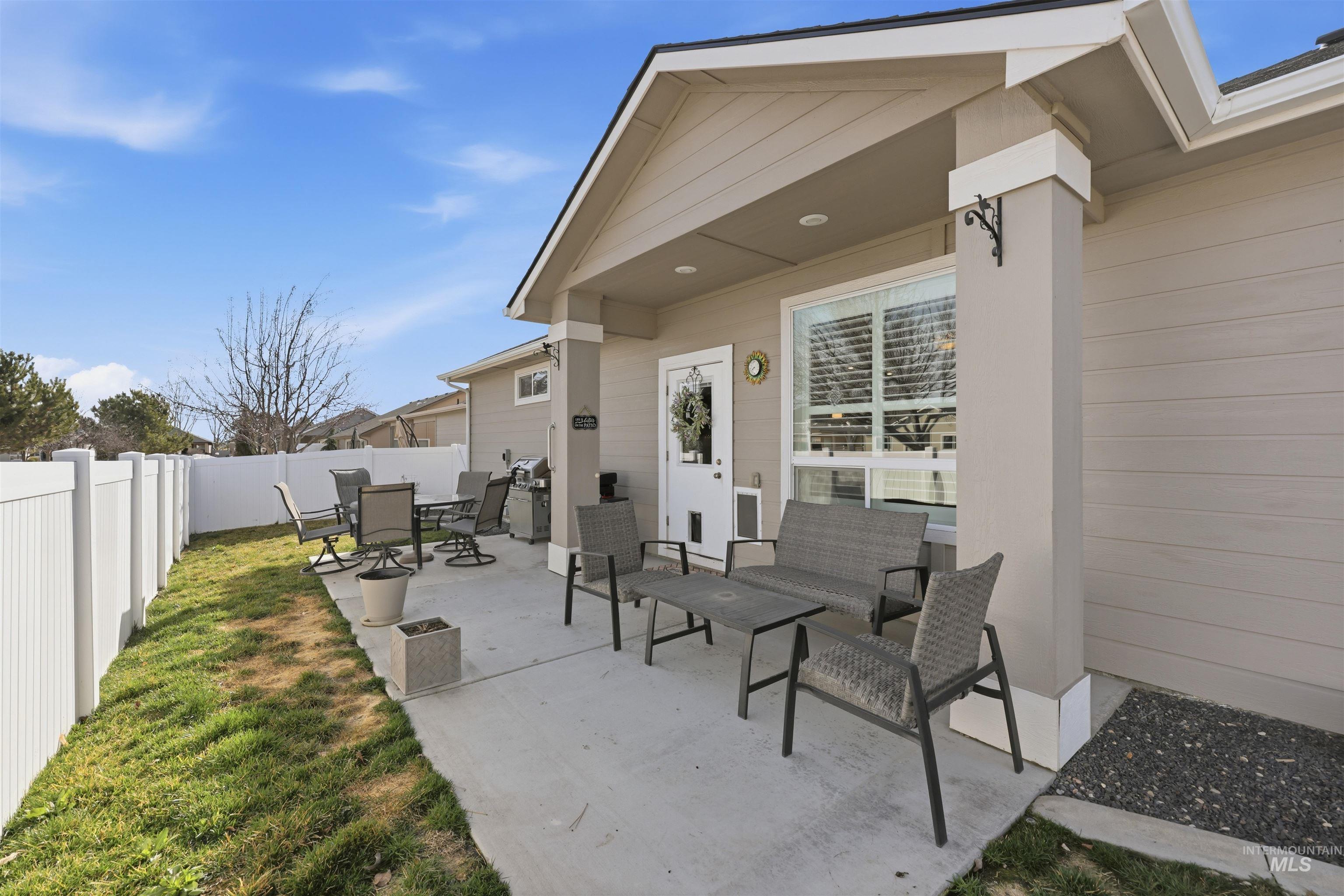 3706 S. Greenbrier, Nampa, Idaho 83686, 3 Bedrooms, 2 Bathrooms, Residential For Sale, Price $425,000, 98977729