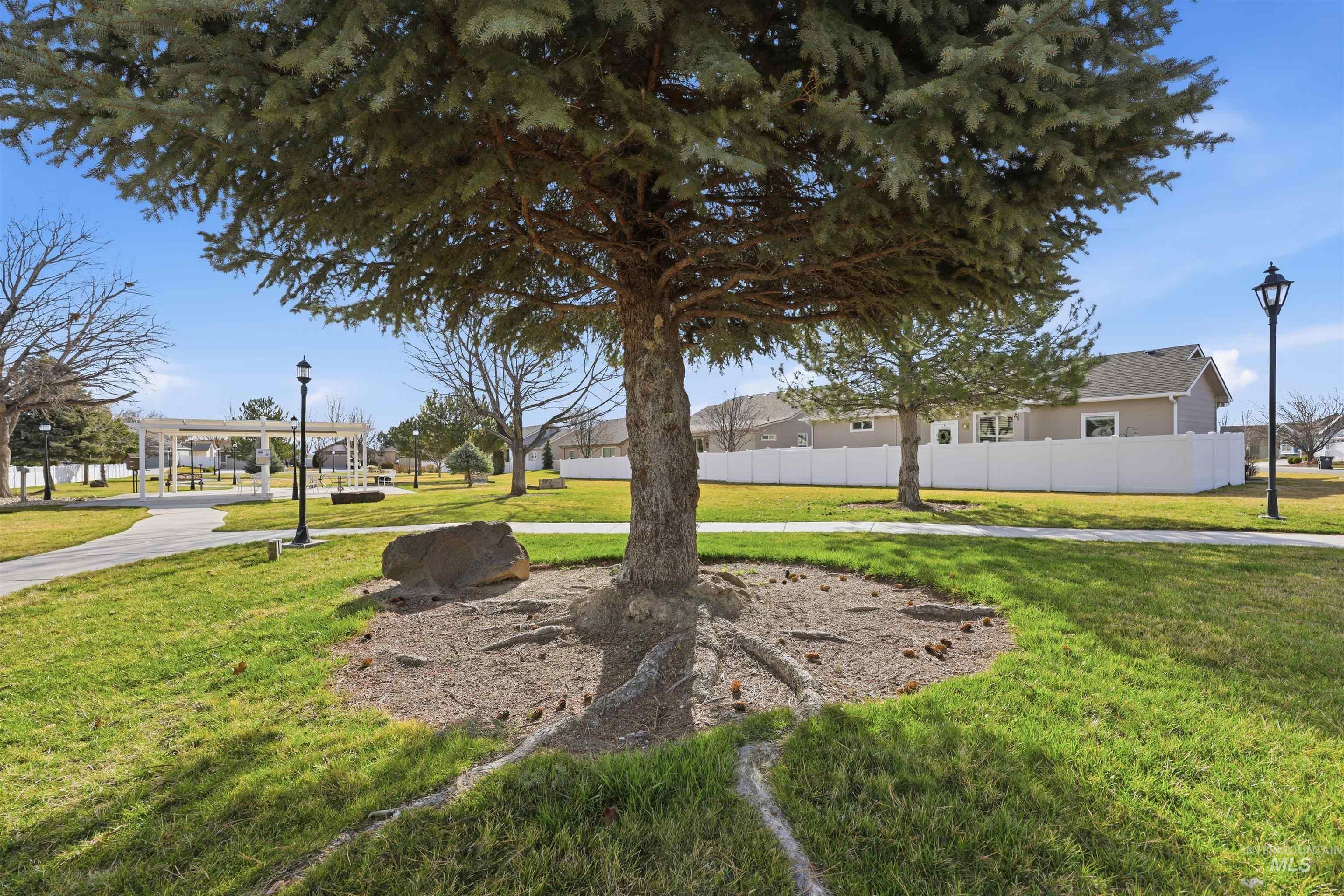 3706 S. Greenbrier, Nampa, Idaho 83686, 3 Bedrooms, 2 Bathrooms, Residential For Sale, Price $425,000, 98977729