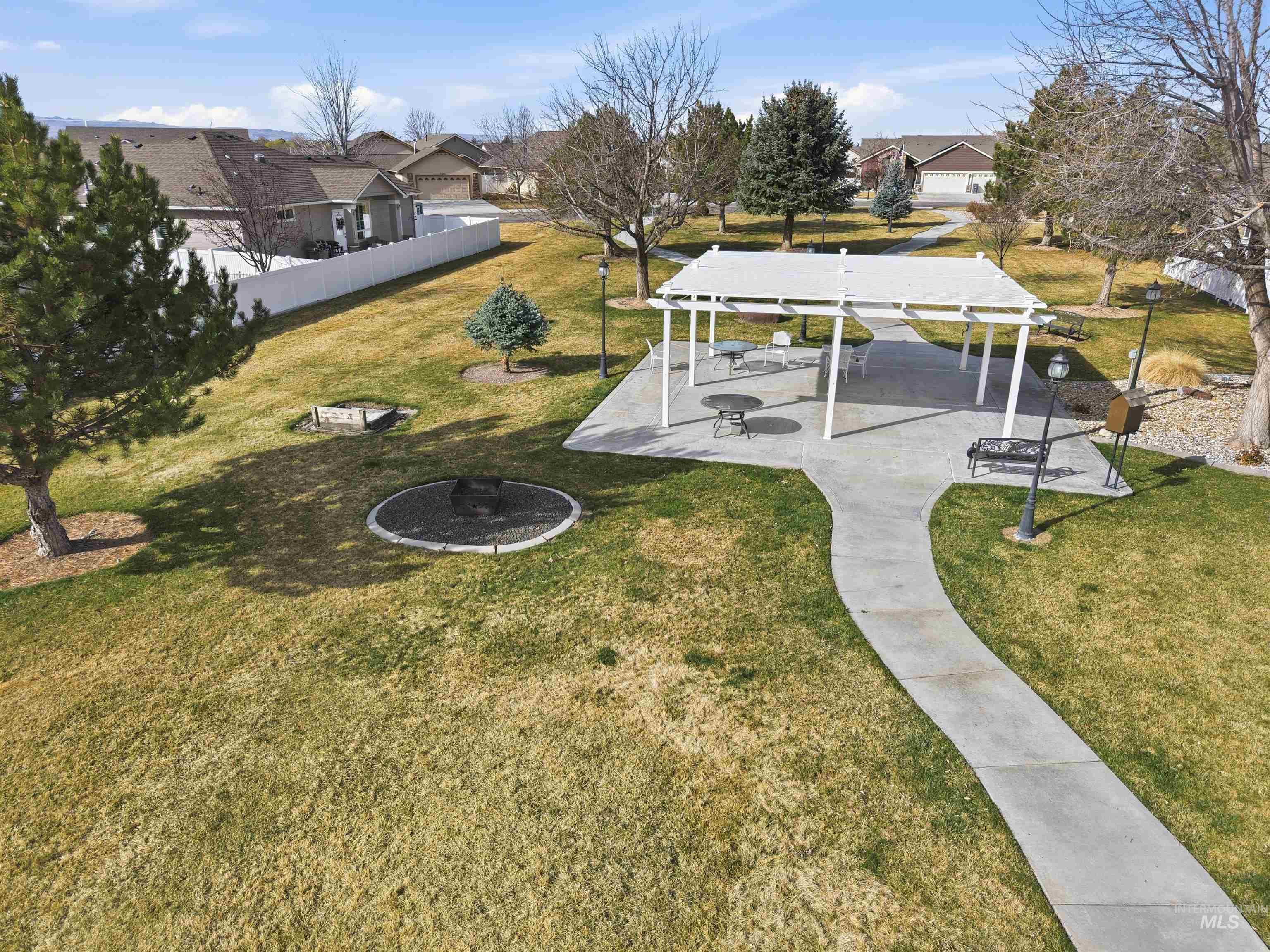 3706 S. Greenbrier, Nampa, Idaho 83686, 3 Bedrooms, 2 Bathrooms, Residential For Sale, Price $425,000, 98977729