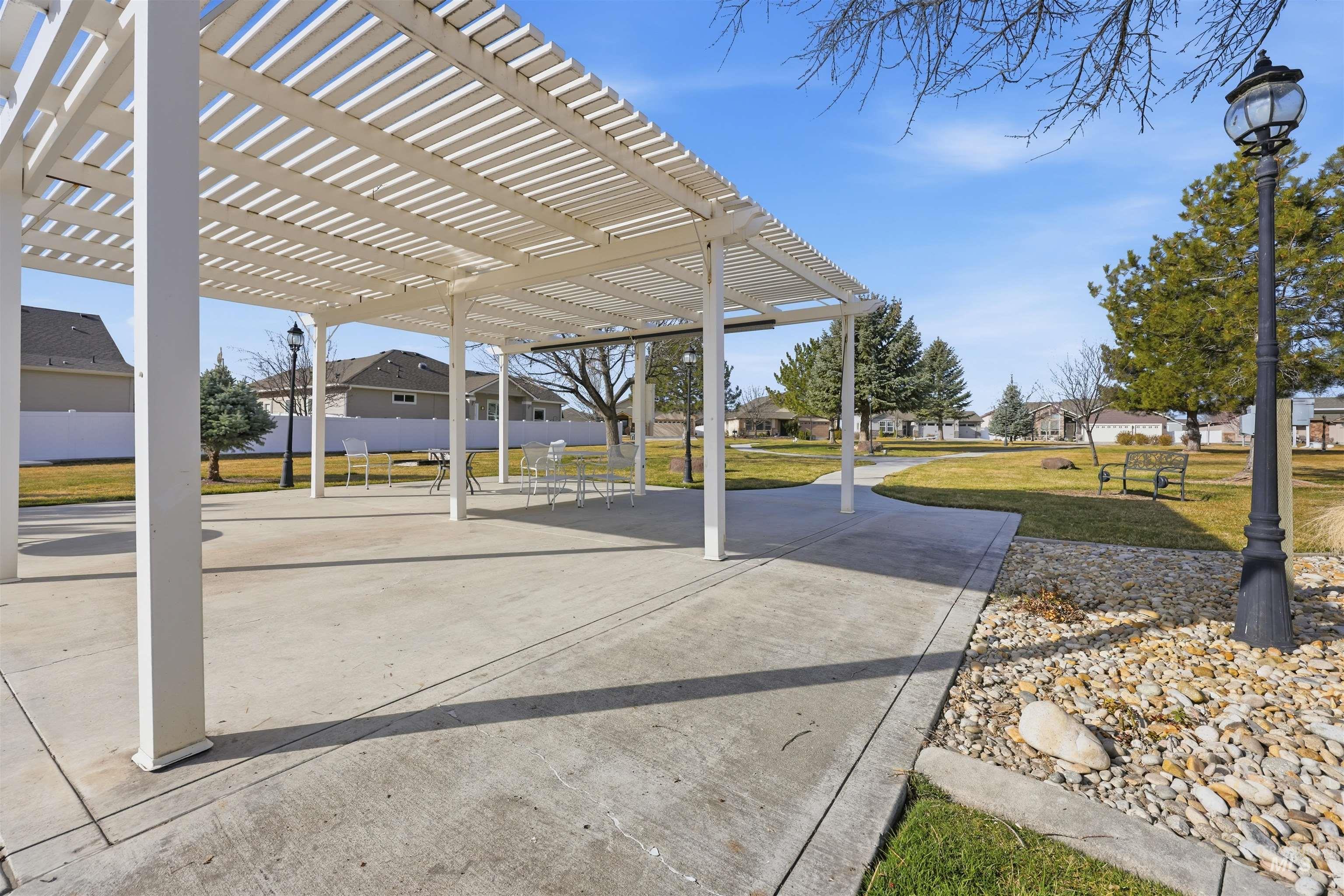 3706 S. Greenbrier, Nampa, Idaho 83686, 3 Bedrooms, 2 Bathrooms, Residential For Sale, Price $425,000, 98977729