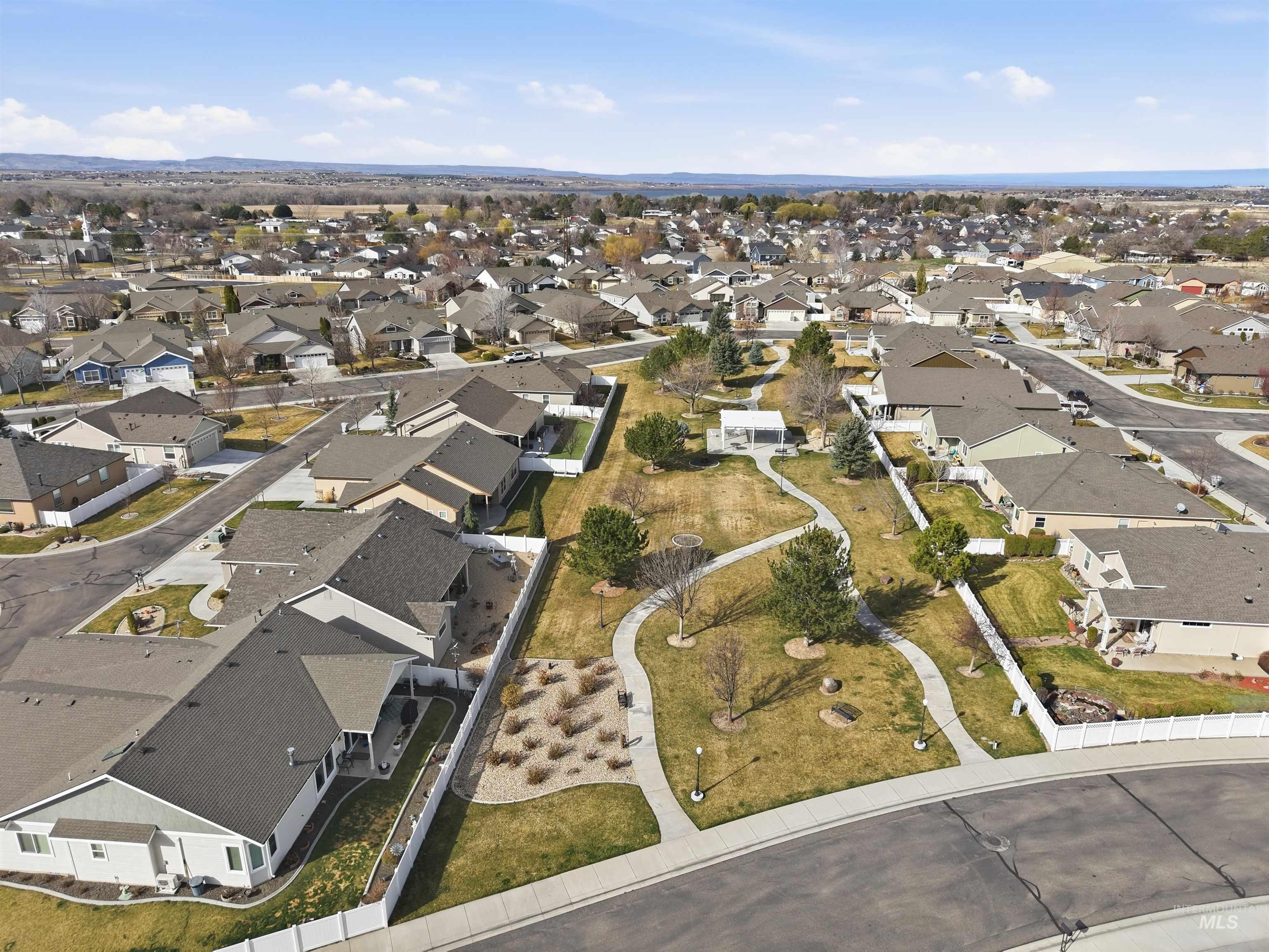 3706 S. Greenbrier, Nampa, Idaho 83686, 3 Bedrooms, 2 Bathrooms, Residential For Sale, Price $425,000, 98977729