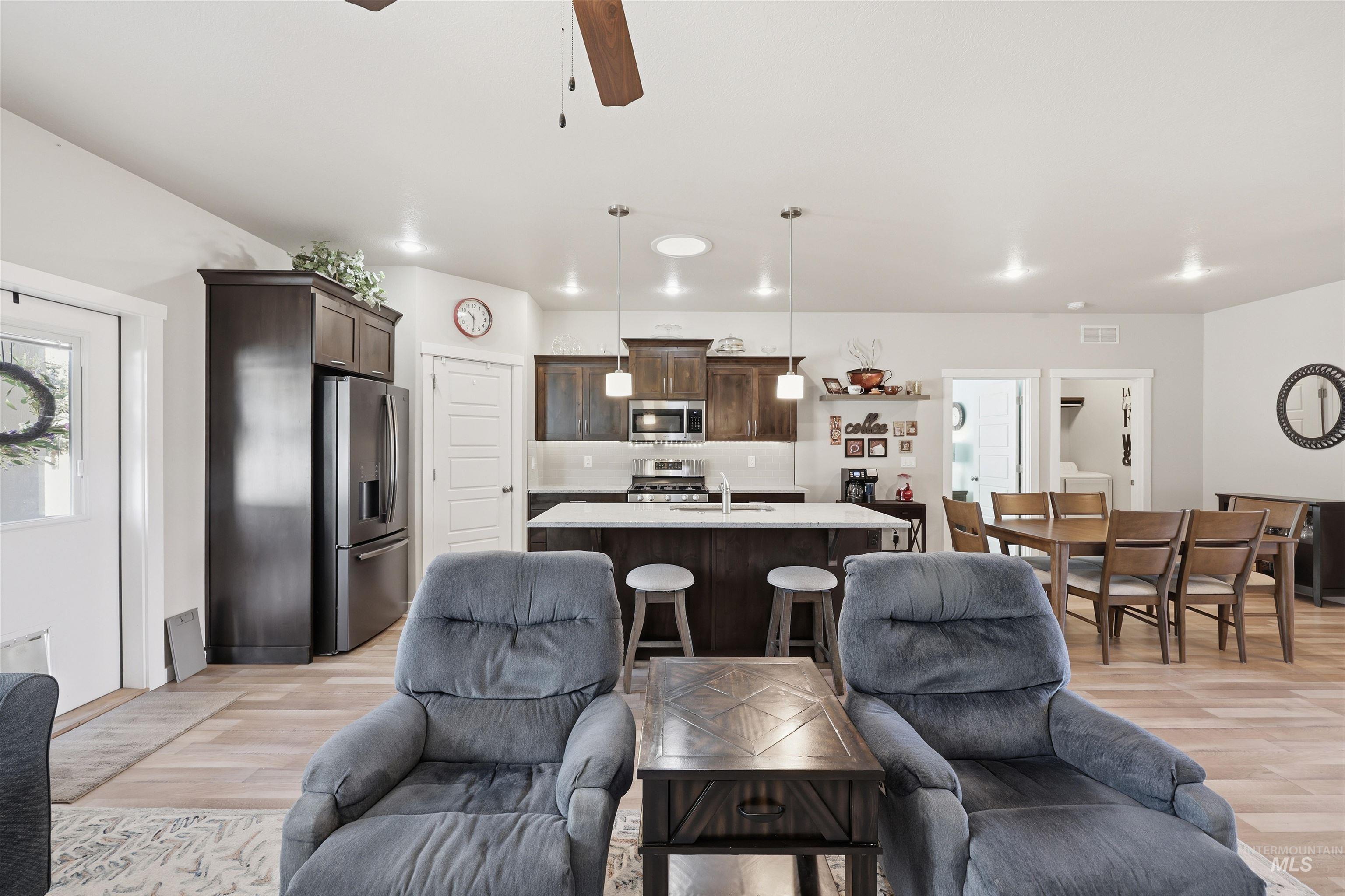 3706 S. Greenbrier, Nampa, Idaho 83686, 3 Bedrooms, 2 Bathrooms, Residential For Sale, Price $425,000, 98977729