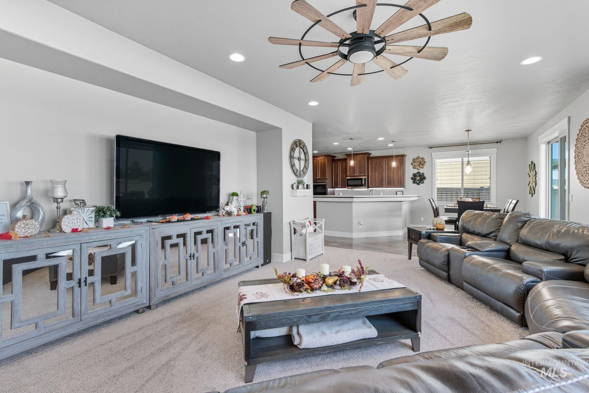 1164 W Seldovia Drive, Kuna, Idaho 83634, 5 Bedrooms, 4.5 Bathrooms, Residential For Sale, Price $749,900, 98977731