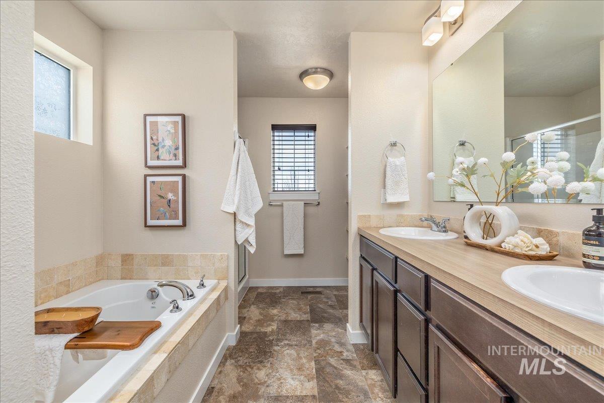 8129 S Carpenter, Boise, Idaho 83709, 4 Bedrooms, 2.5 Bathrooms, Residential For Sale, Price $524,900, 98977733