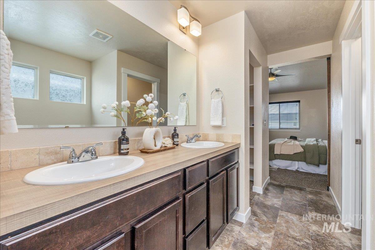 8129 S Carpenter, Boise, Idaho 83709, 4 Bedrooms, 2.5 Bathrooms, Residential For Sale, Price $524,900, 98977733