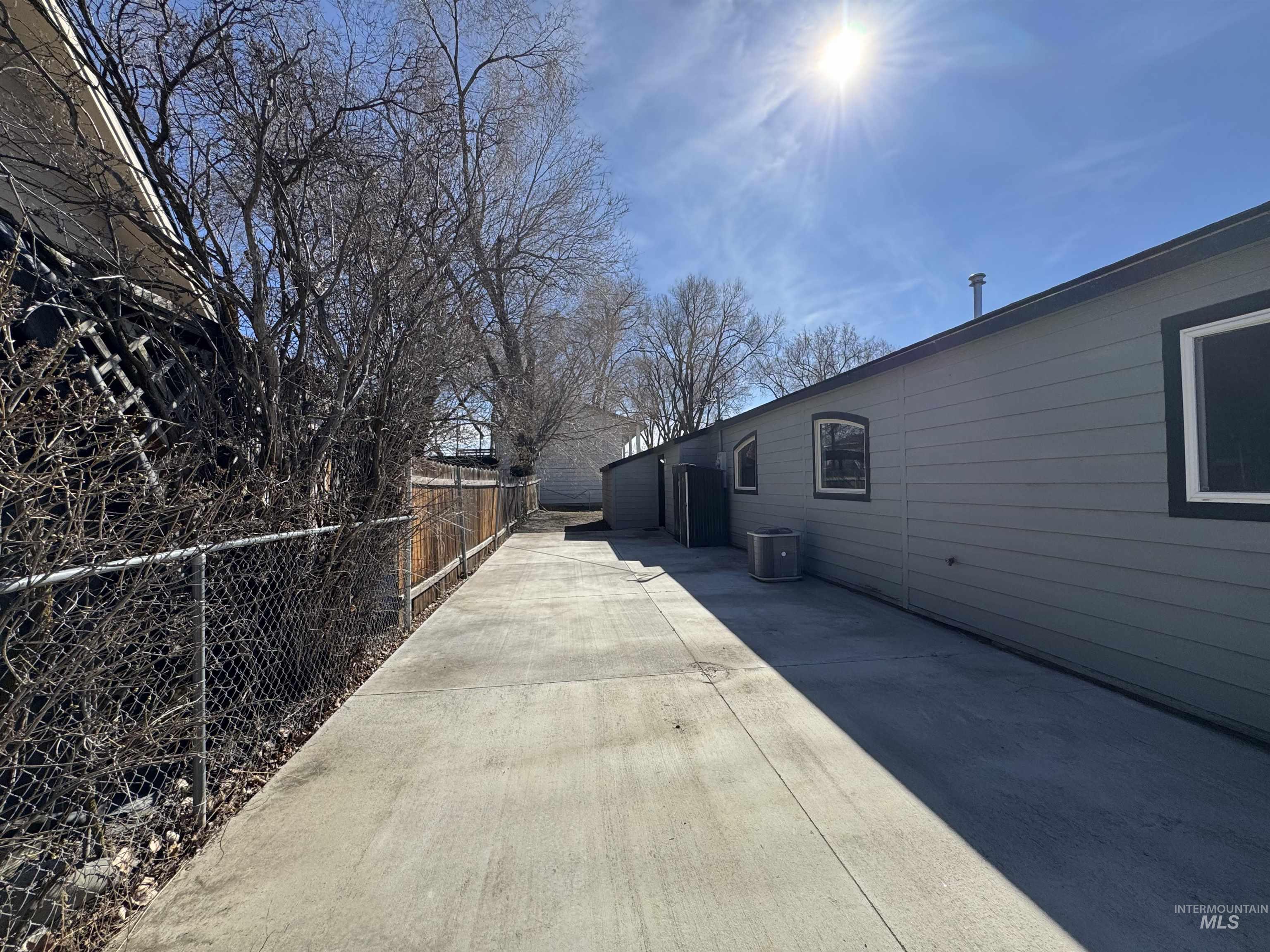 190 Roosevelt St, Outside City Limits, Idaho 83647, 7 Rooms, Business/Commercial For Sale, Price $365,000, 98977734