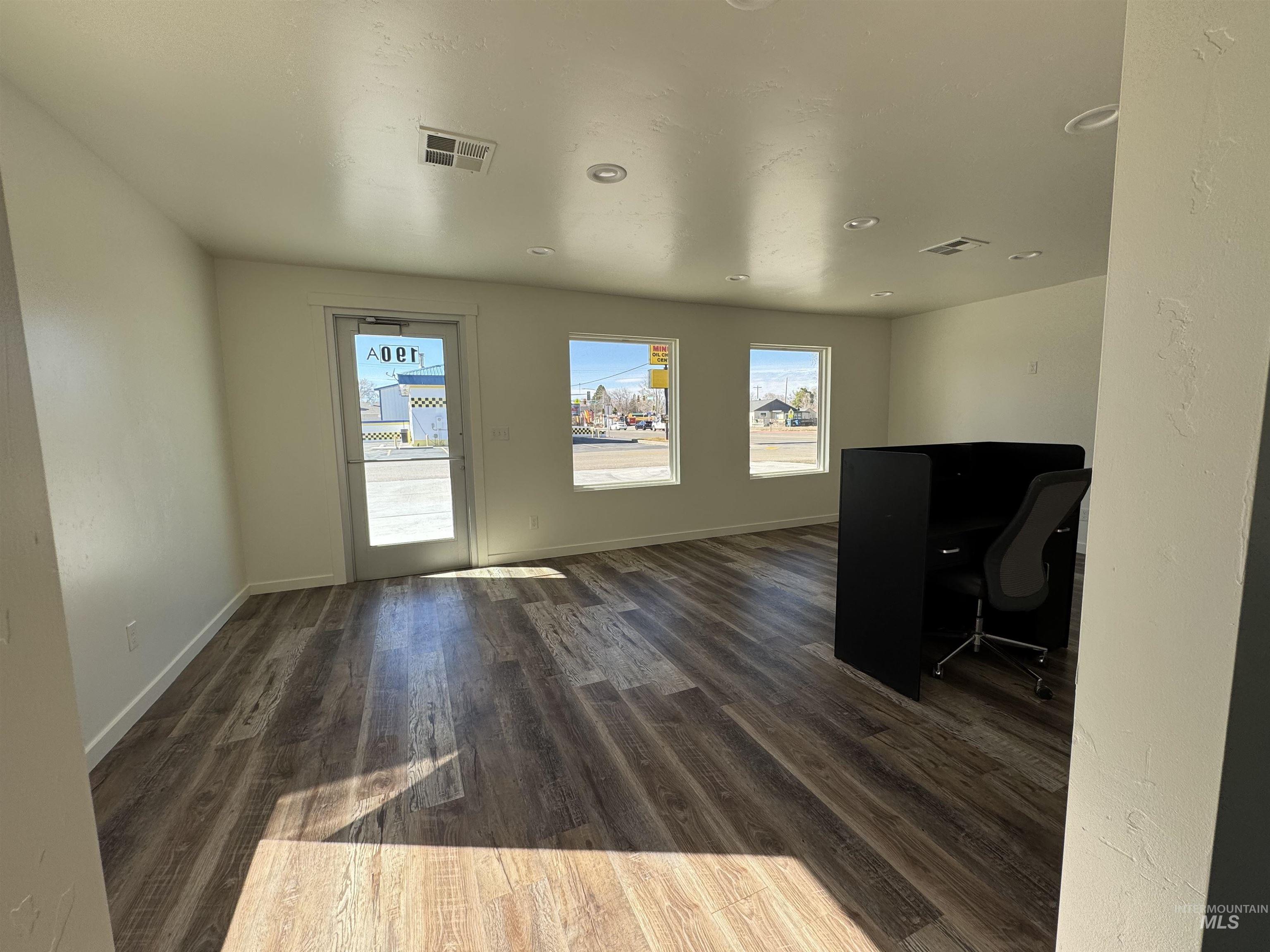 190 Roosevelt St, Outside City Limits, Idaho 83647, 7 Rooms, Business/Commercial For Sale, Price $365,000, 98977734