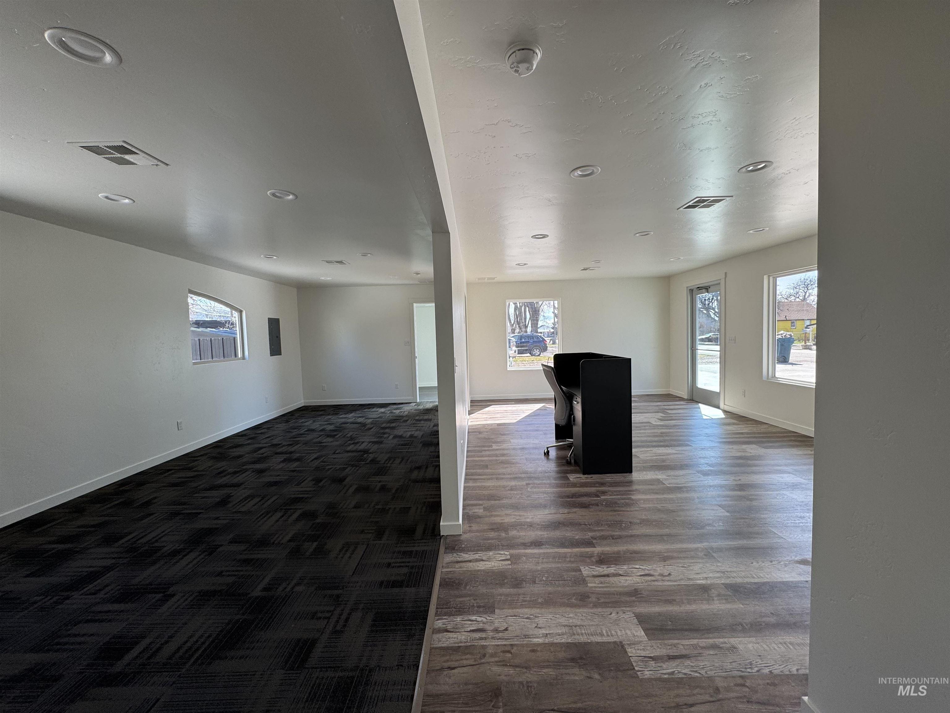 190 Roosevelt St, Outside City Limits, Idaho 83647, 7 Rooms, Business/Commercial For Sale, Price $365,000, 98977734