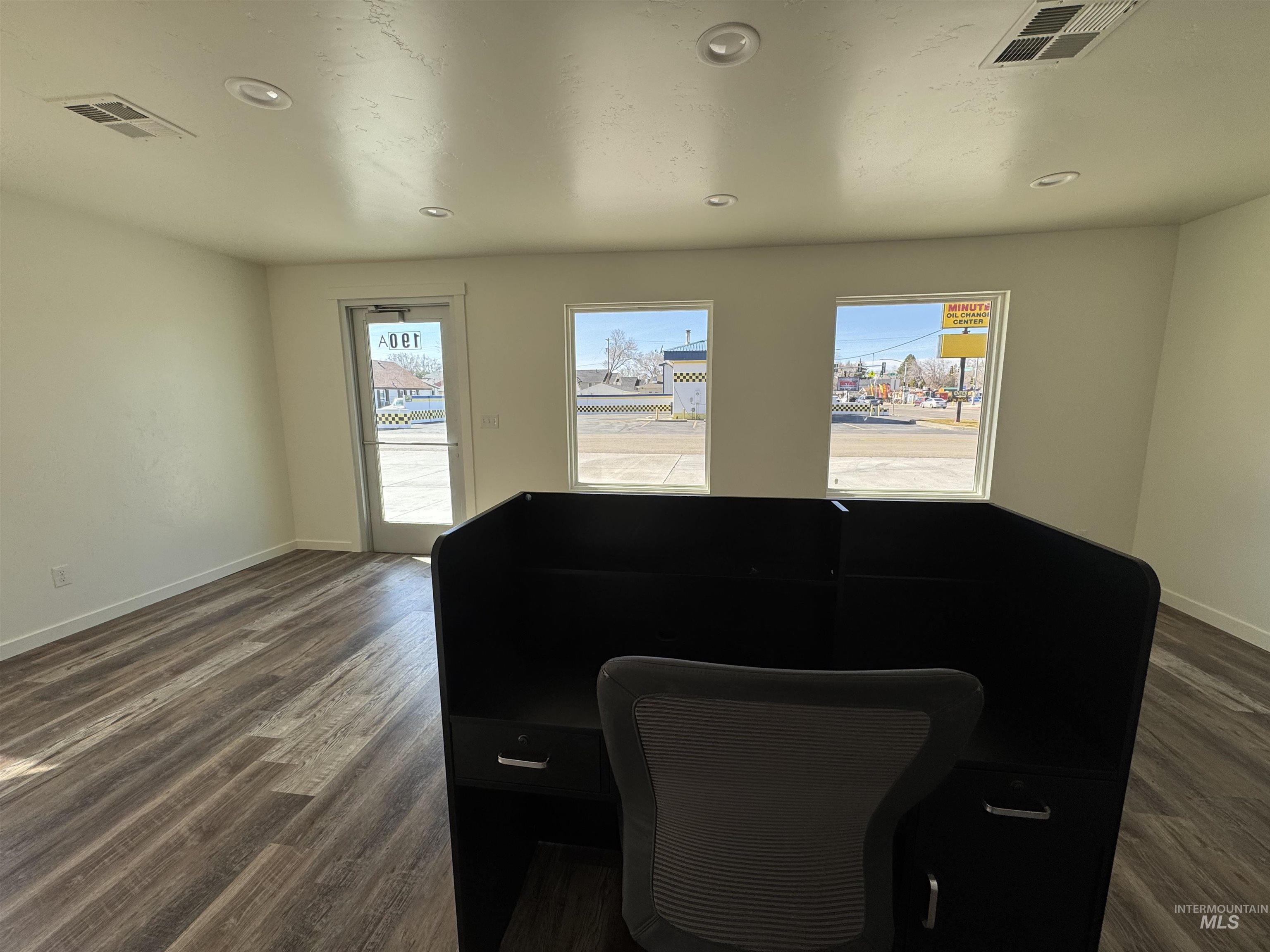 190 Roosevelt St, Outside City Limits, Idaho 83647, 7 Rooms, Business/Commercial For Sale, Price $365,000, 98977734