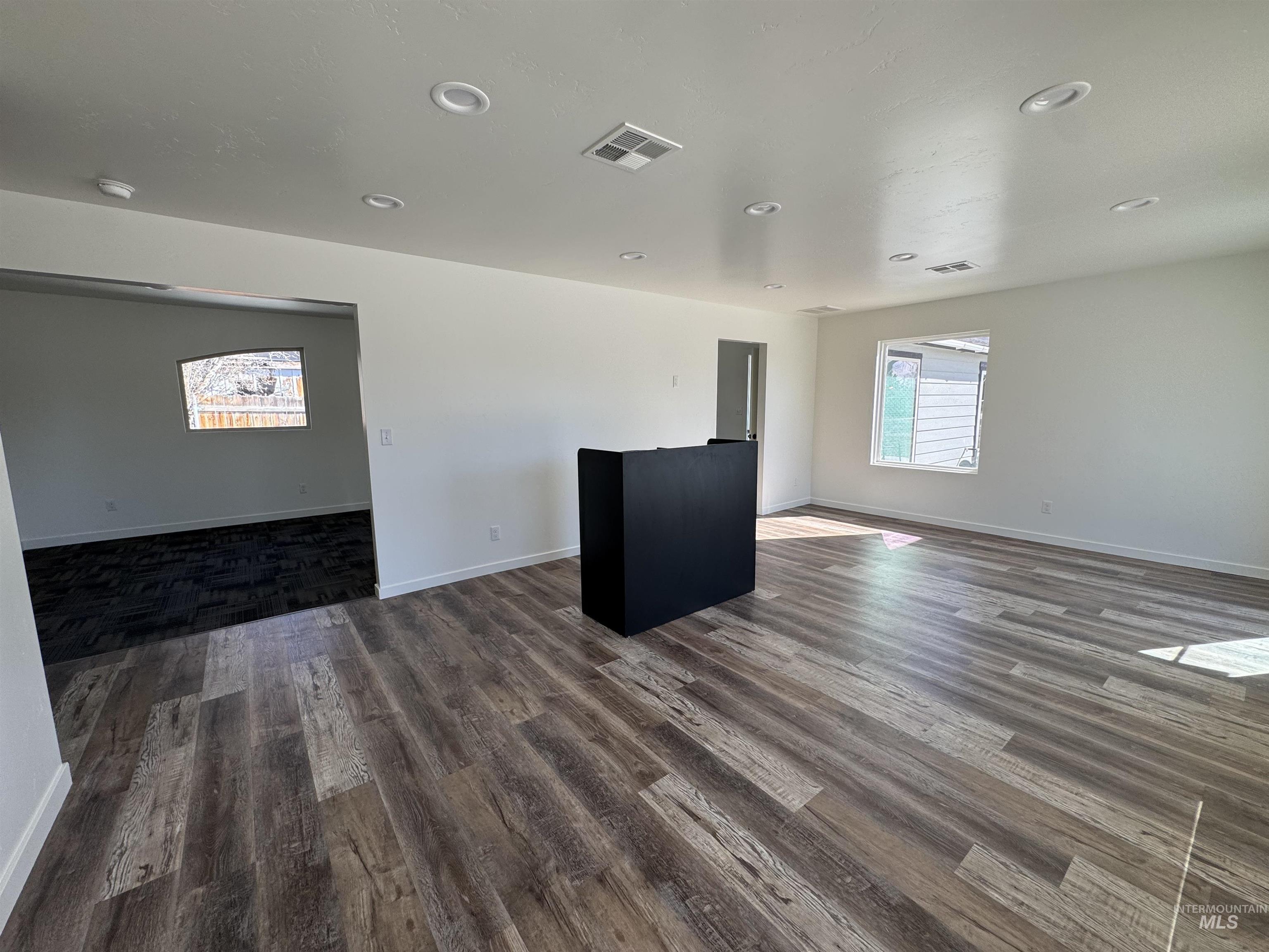 190 Roosevelt St, Outside City Limits, Idaho 83647, 7 Rooms, Business/Commercial For Sale, Price $365,000, 98977734