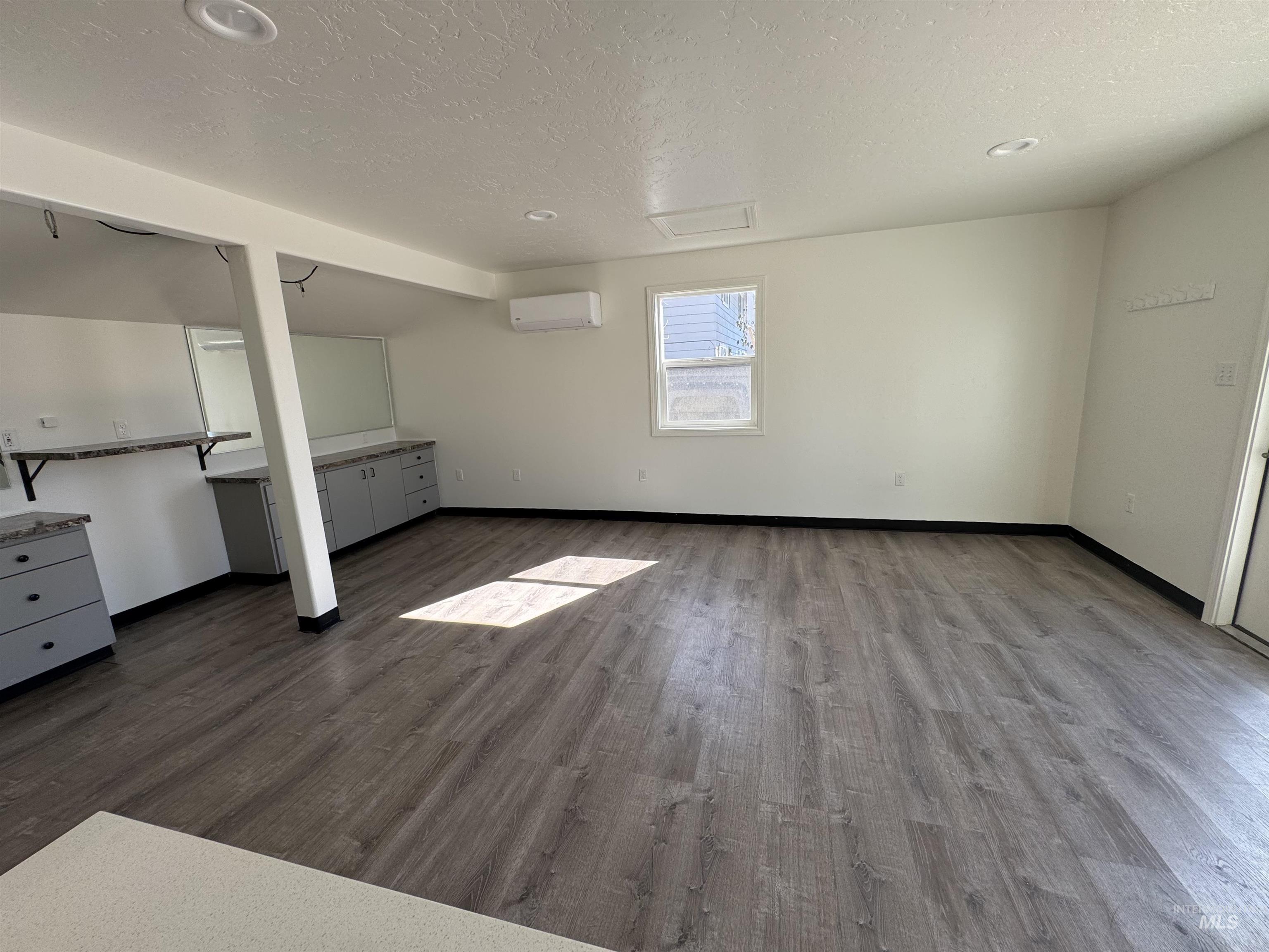 190 Roosevelt St, Outside City Limits, Idaho 83647, 7 Rooms, Business/Commercial For Sale, Price $365,000, 98977734