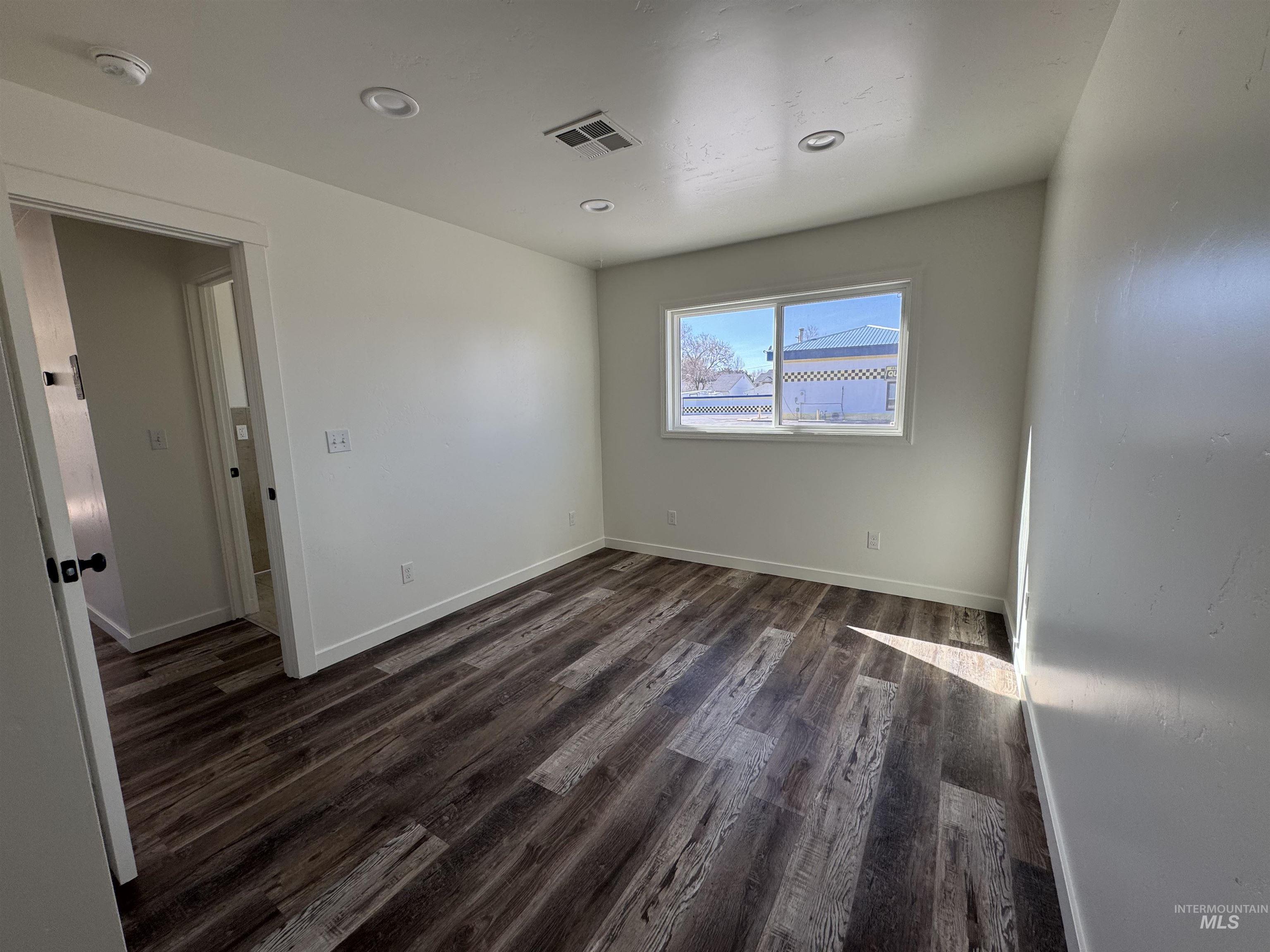 190 Roosevelt St, Outside City Limits, Idaho 83647, 7 Rooms, Business/Commercial For Sale, Price $365,000, 98977734