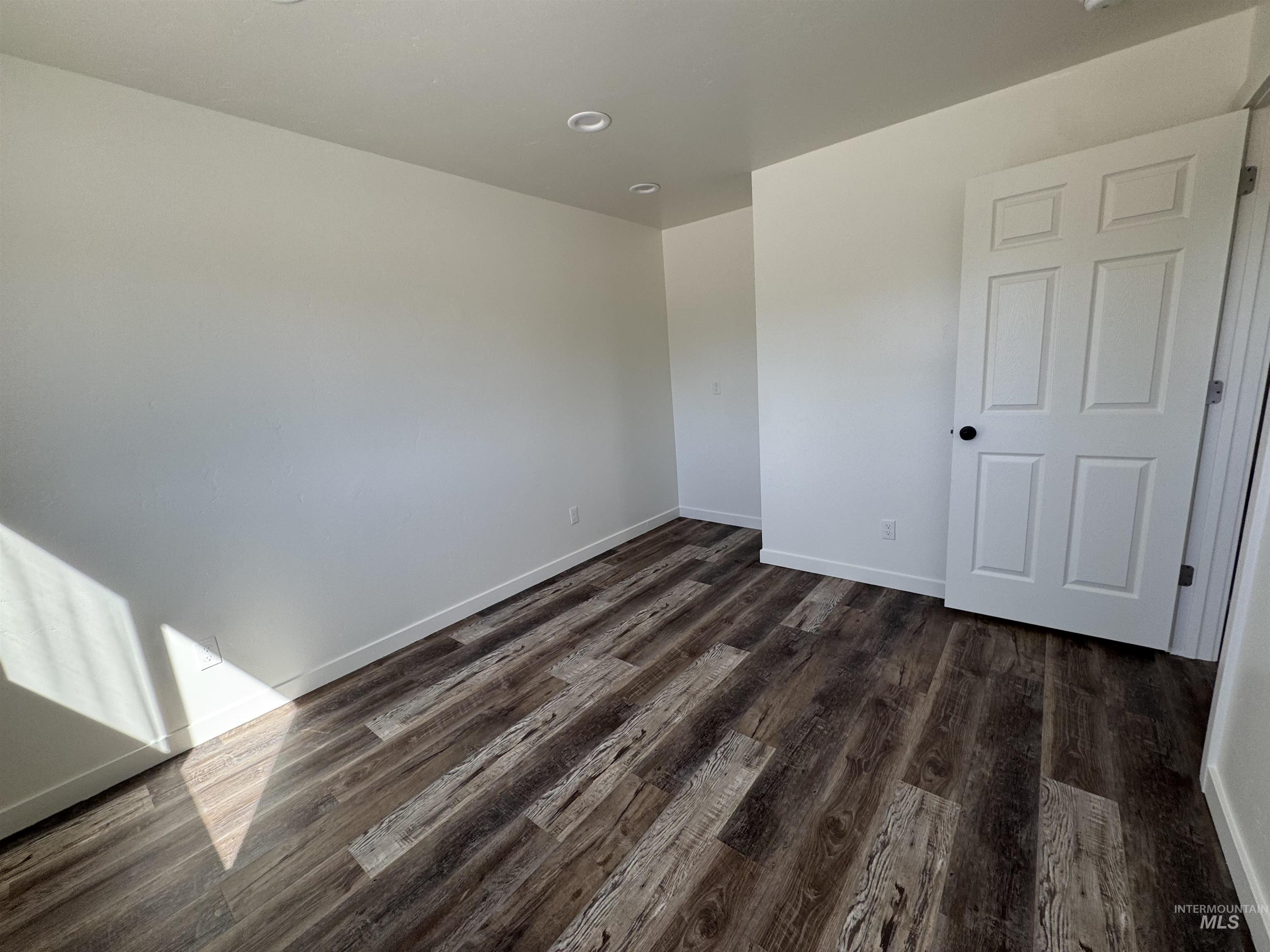 190 Roosevelt St, Outside City Limits, Idaho 83647, 7 Rooms, Business/Commercial For Sale, Price $365,000, 98977734