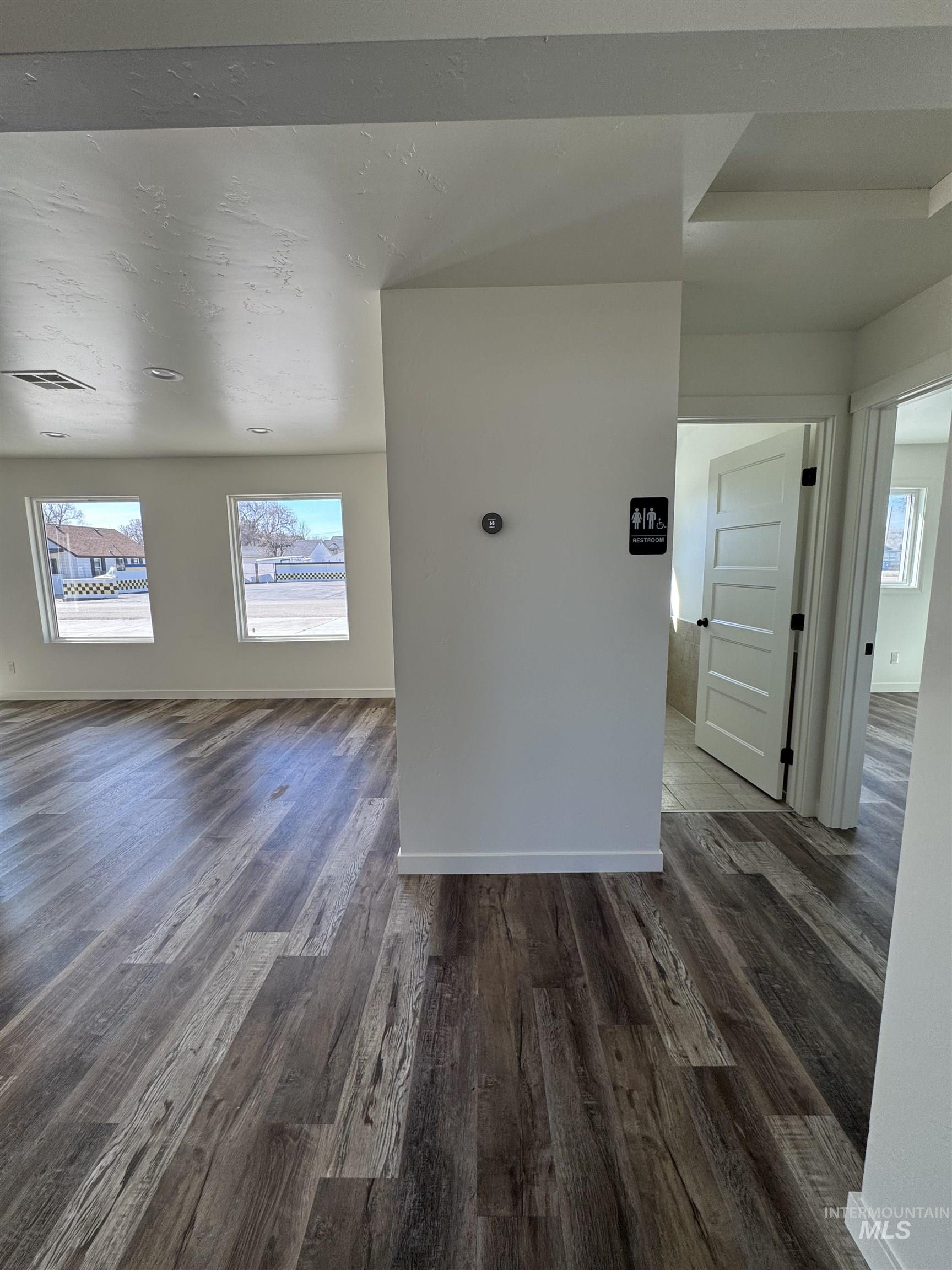 190 Roosevelt St, Outside City Limits, Idaho 83647, 7 Rooms, Business/Commercial For Sale, Price $365,000, 98977734