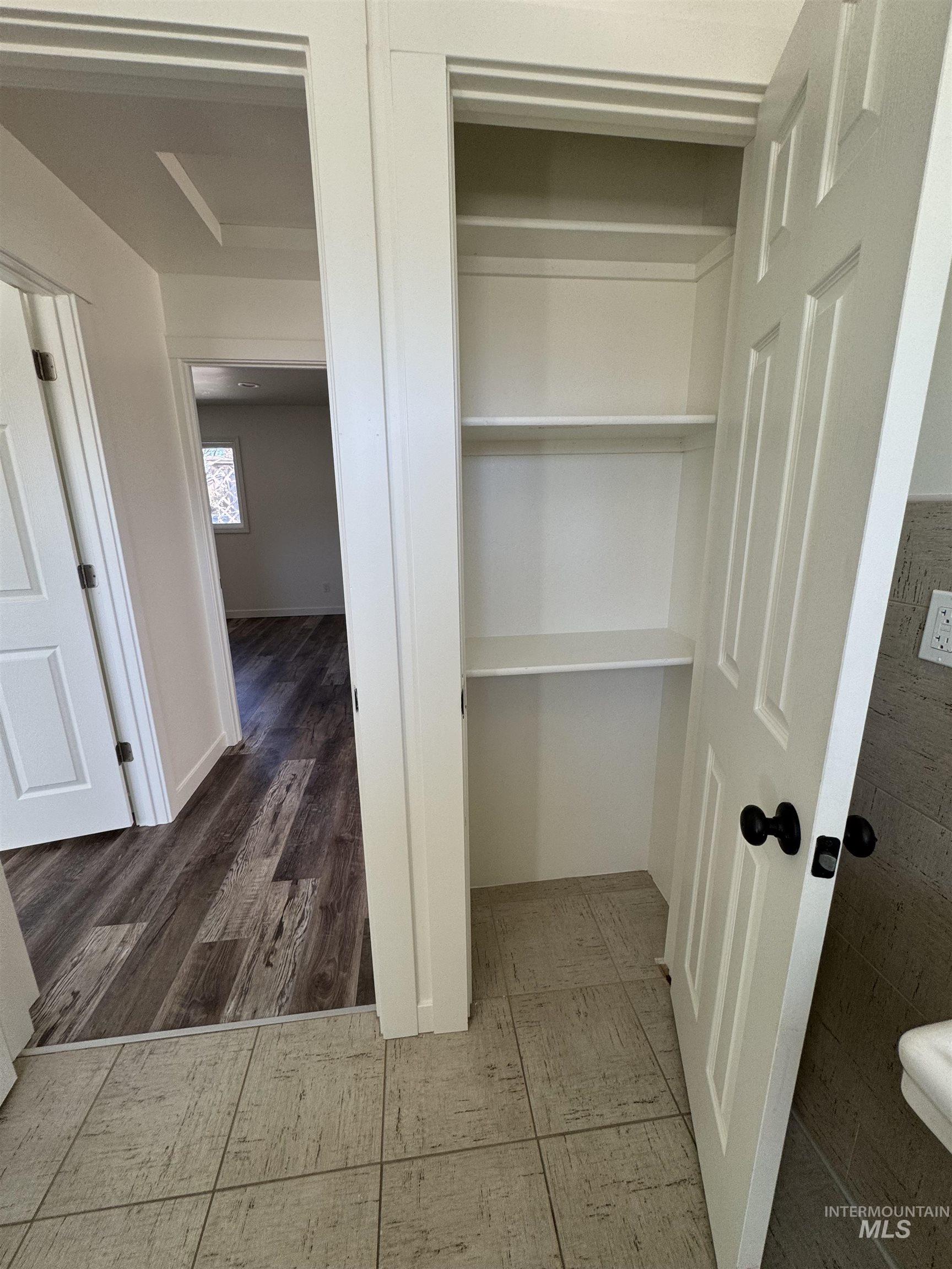 190 Roosevelt St, Outside City Limits, Idaho 83647, 7 Rooms, Business/Commercial For Sale, Price $365,000, 98977734