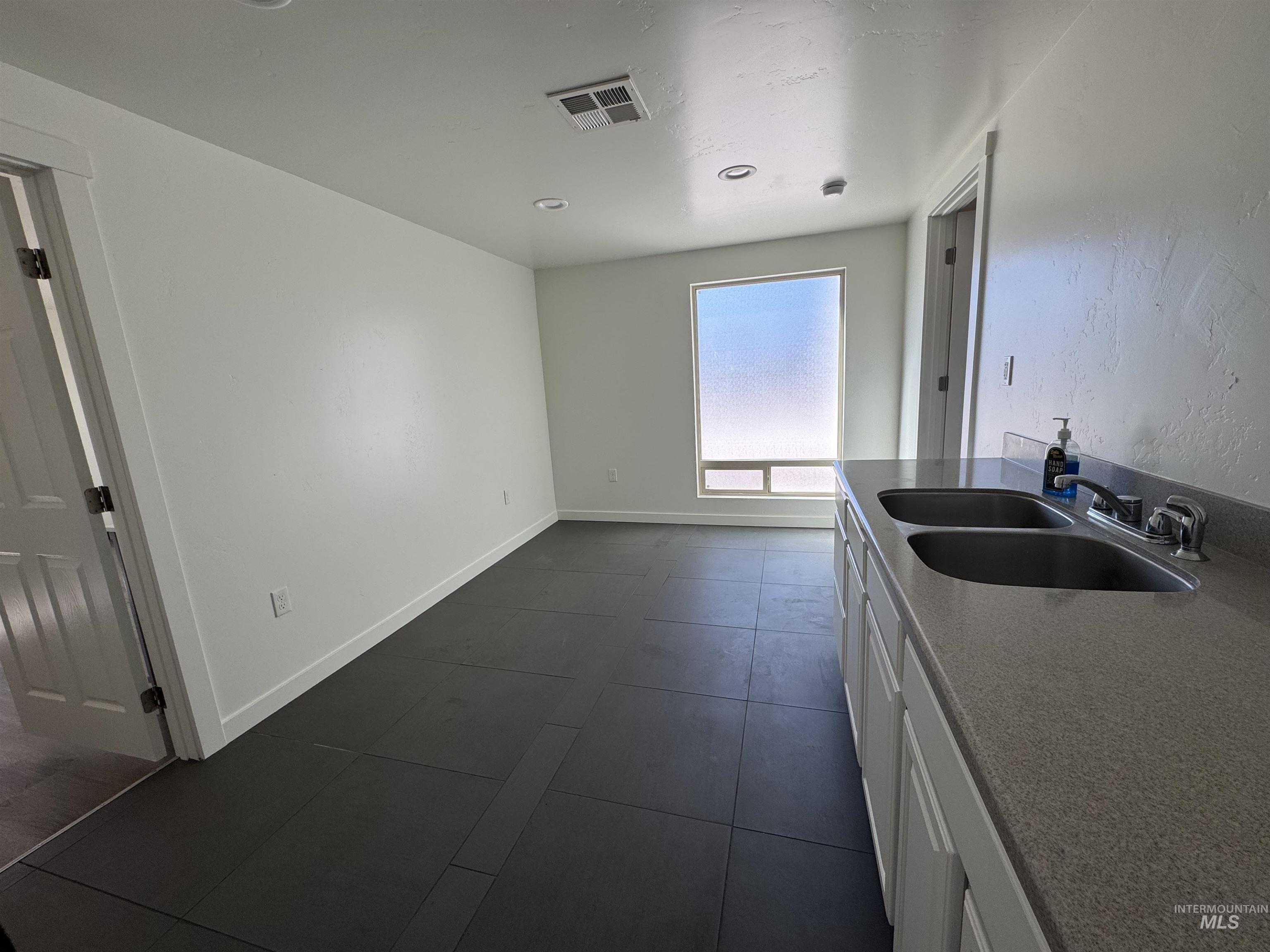 190 Roosevelt St, Outside City Limits, Idaho 83647, 7 Rooms, Business/Commercial For Sale, Price $365,000, 98977734