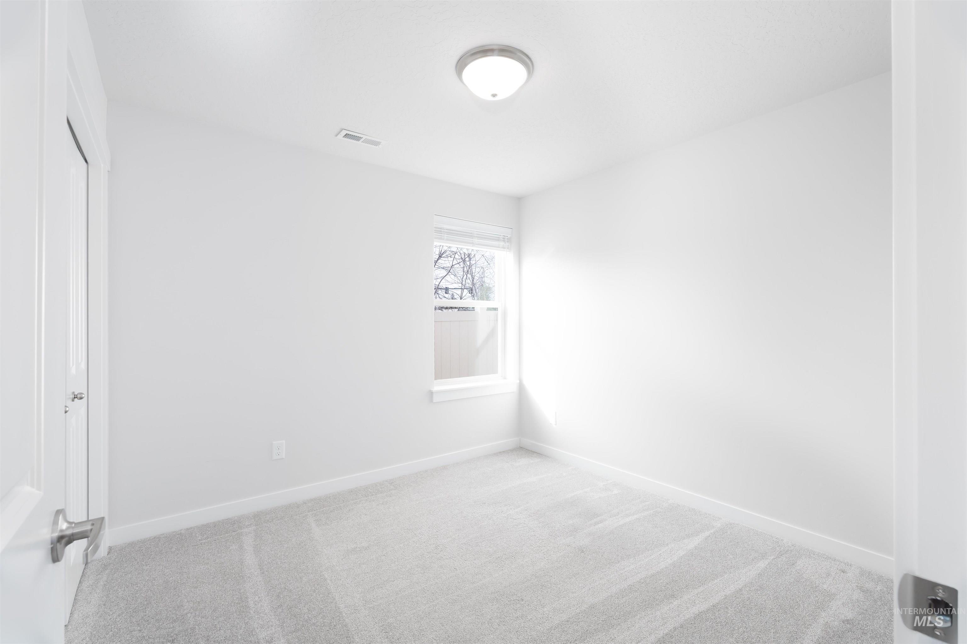 1582 W Windswept Dr, Meridian, Idaho 83646-4871, 3 Bedrooms, 2 Bathrooms, Residential For Sale, Price $424,900,MLS 98977735