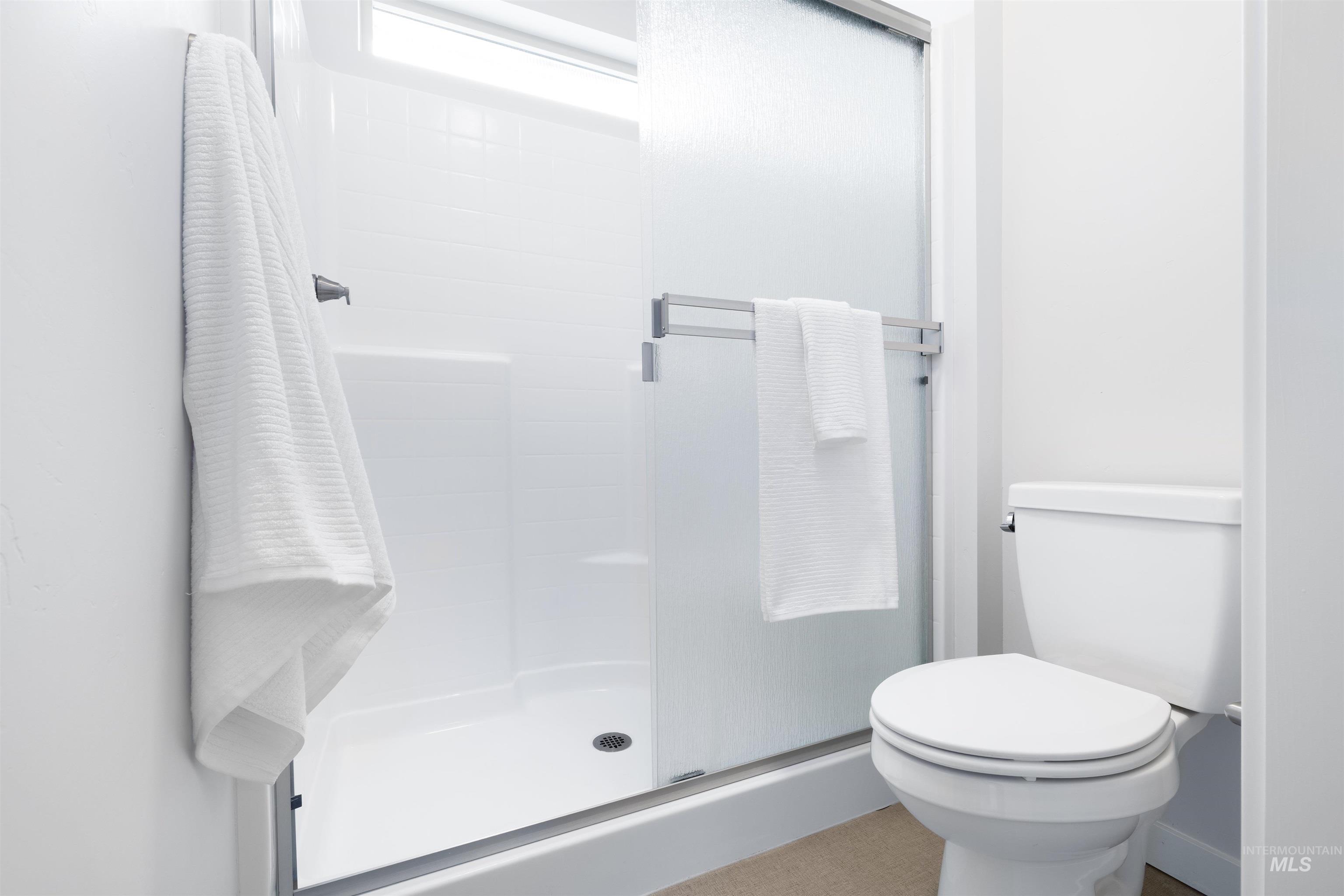 1582 W Windswept Dr, Meridian, Idaho 83646-4871, 3 Bedrooms, 2 Bathrooms, Residential For Sale, Price $424,900,MLS 98977735