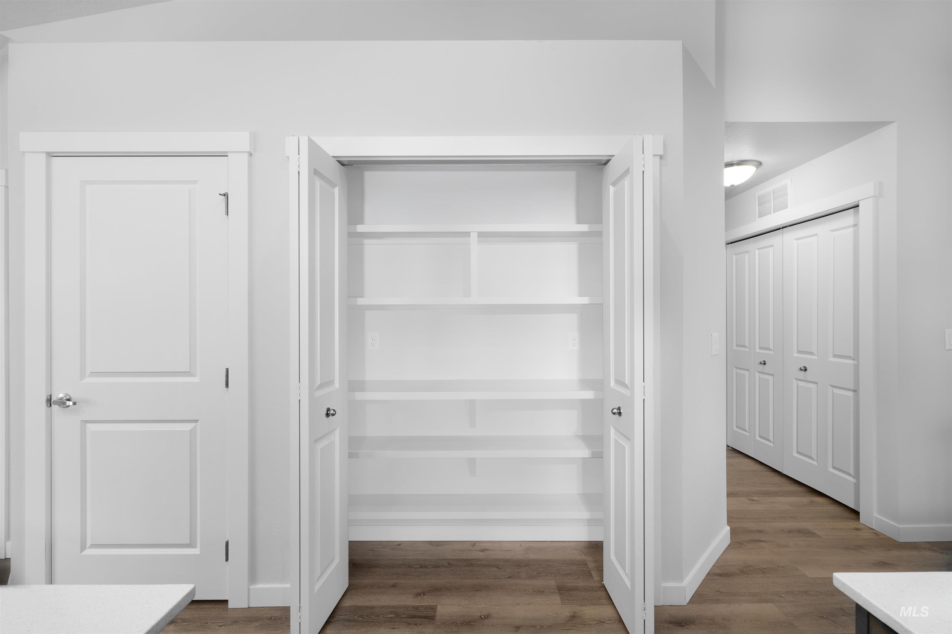 1582 W Windswept Dr, Meridian, Idaho 83646-4871, 3 Bedrooms, 2 Bathrooms, Residential For Sale, Price $424,900,MLS 98977735