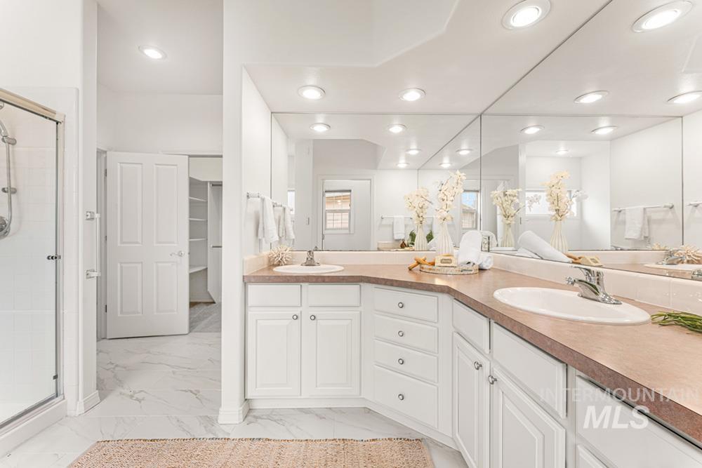 6303 N Fair Oaks Pl, Garden City, Idaho 83703, 3 Bedrooms, 3.5 Bathrooms, Residential For Sale, Price $850,000, 98977738