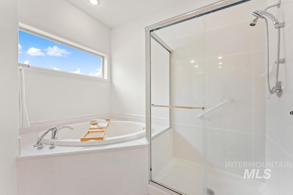 6303 N Fair Oaks Pl, Garden City, Idaho 83703, 3 Bedrooms, 3.5 Bathrooms, Residential For Sale, Price $850,000, 98977738