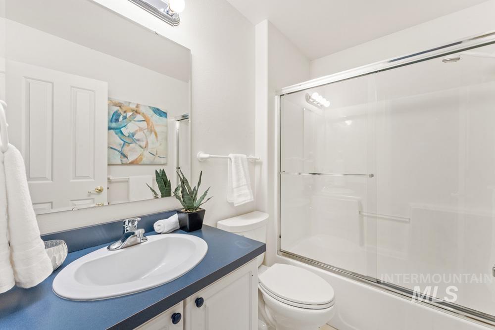 6303 N Fair Oaks Pl, Garden City, Idaho 83703, 3 Bedrooms, 3.5 Bathrooms, Residential For Sale, Price $850,000, 98977738