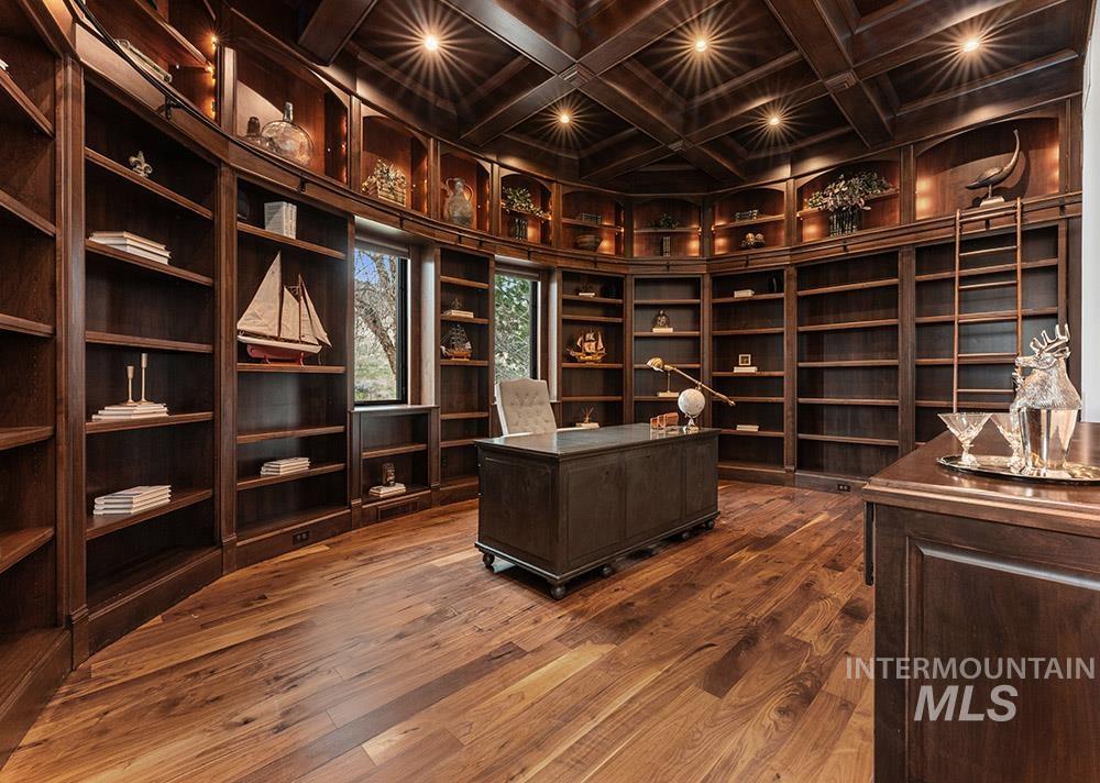 473 N Strata Via Way, Boise, Idaho 83712-6730, 5 Bedrooms, 6 Bathrooms, Residential For Sale, Price $2,895,000,MLS 98977741