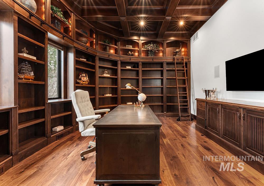 473 N Strata Via Way, Boise, Idaho 83712-6730, 5 Bedrooms, 6 Bathrooms, Residential For Sale, Price $2,895,000,MLS 98977741