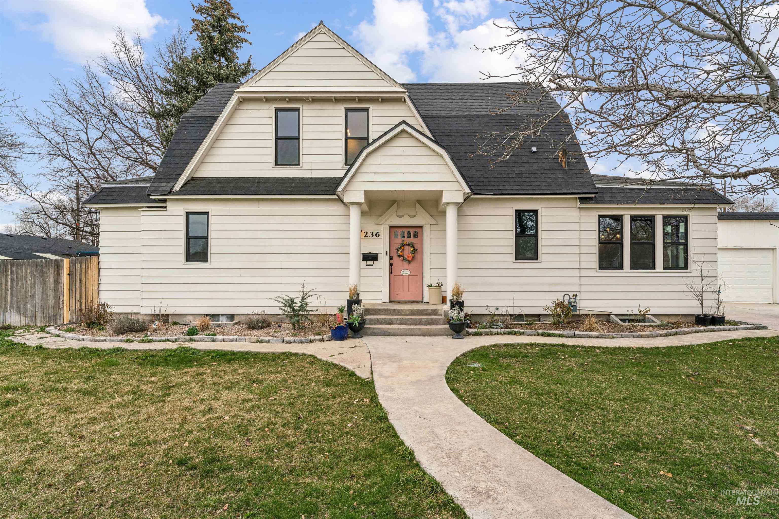 236 Elmore Ave, Nampa, Idaho 83651-2518, 5 Bedrooms, 2.5 Bathrooms, Residential For Sale, Price $759,900, 98977747