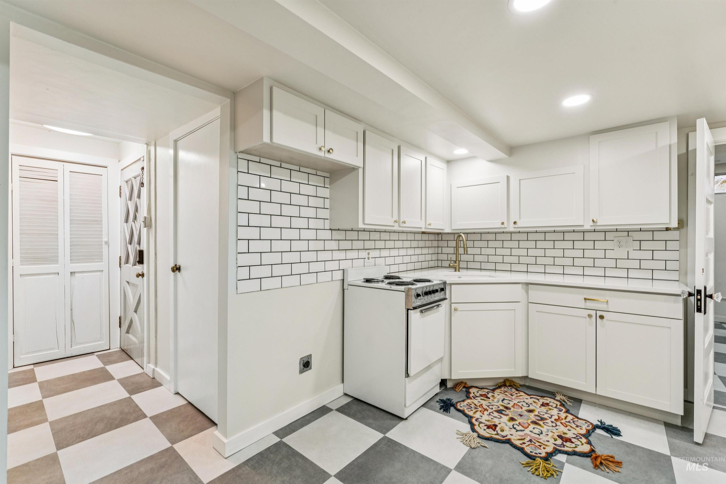 236 Elmore Ave, Nampa, Idaho 83651-2518, 5 Bedrooms, 2.5 Bathrooms, Residential For Sale, Price $759,900, 98977747