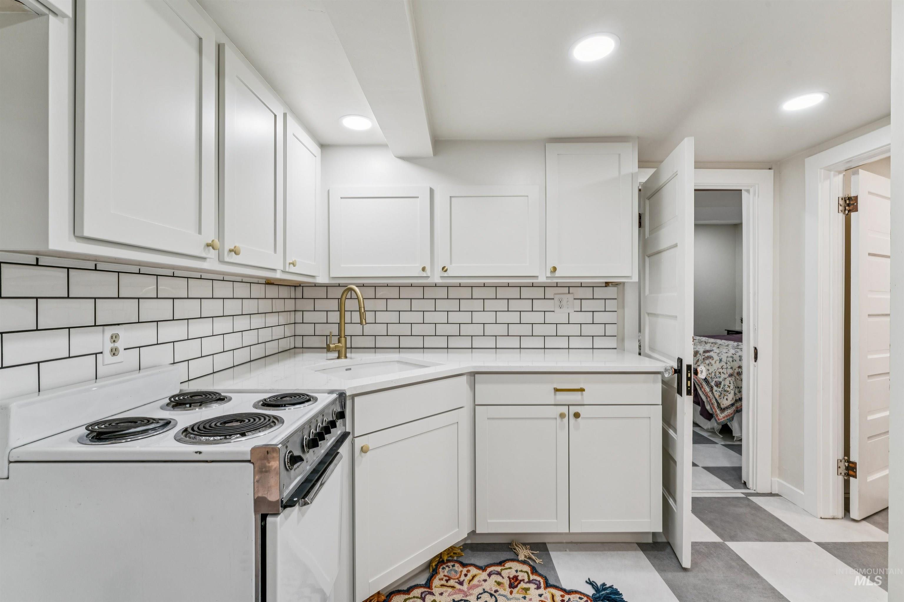 236 Elmore Ave, Nampa, Idaho 83651-2518, 5 Bedrooms, 2.5 Bathrooms, Residential For Sale, Price $759,900, 98977747