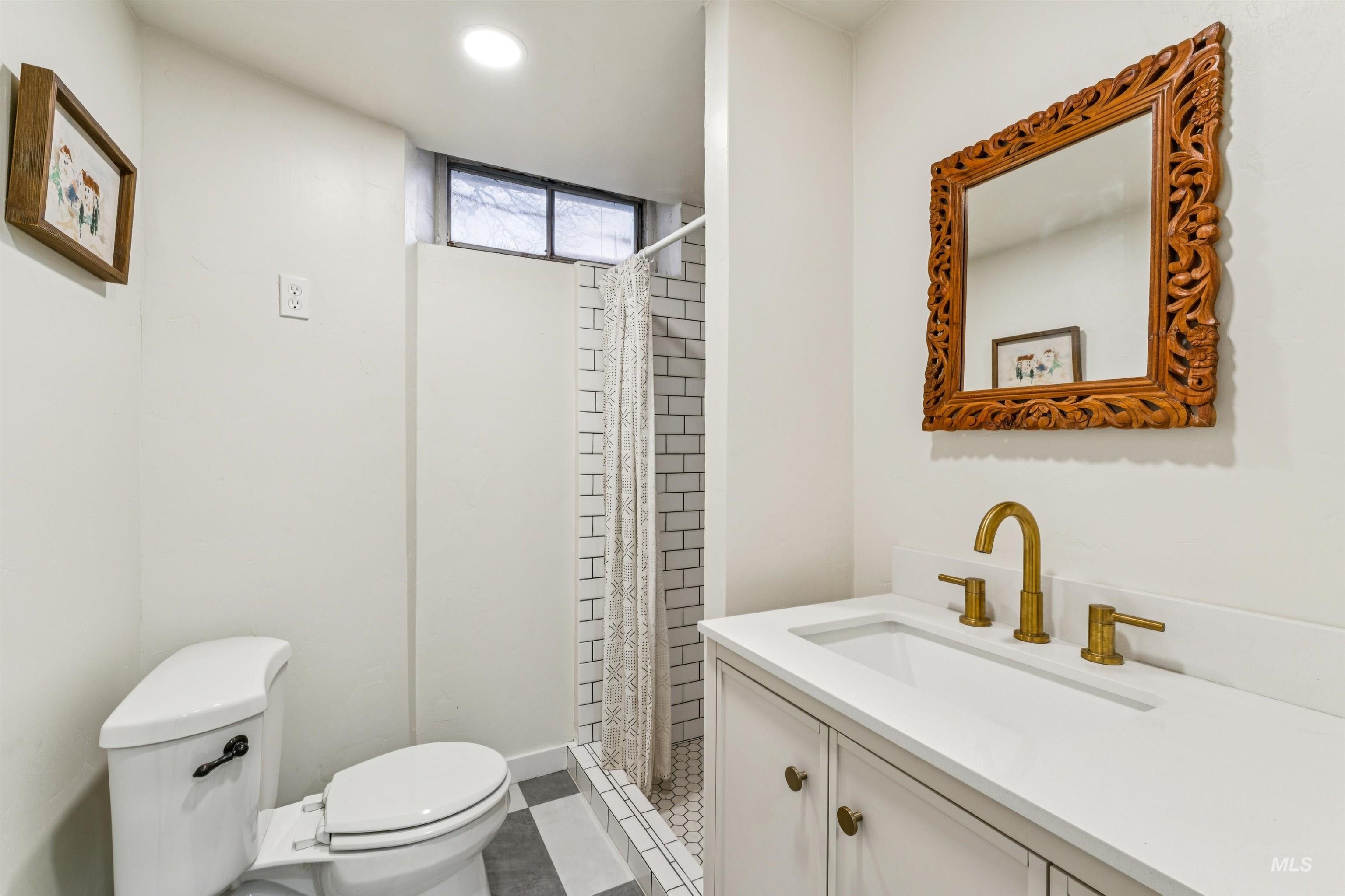 236 Elmore Ave, Nampa, Idaho 83651-2518, 5 Bedrooms, 2.5 Bathrooms, Residential For Sale, Price $759,900, 98977747